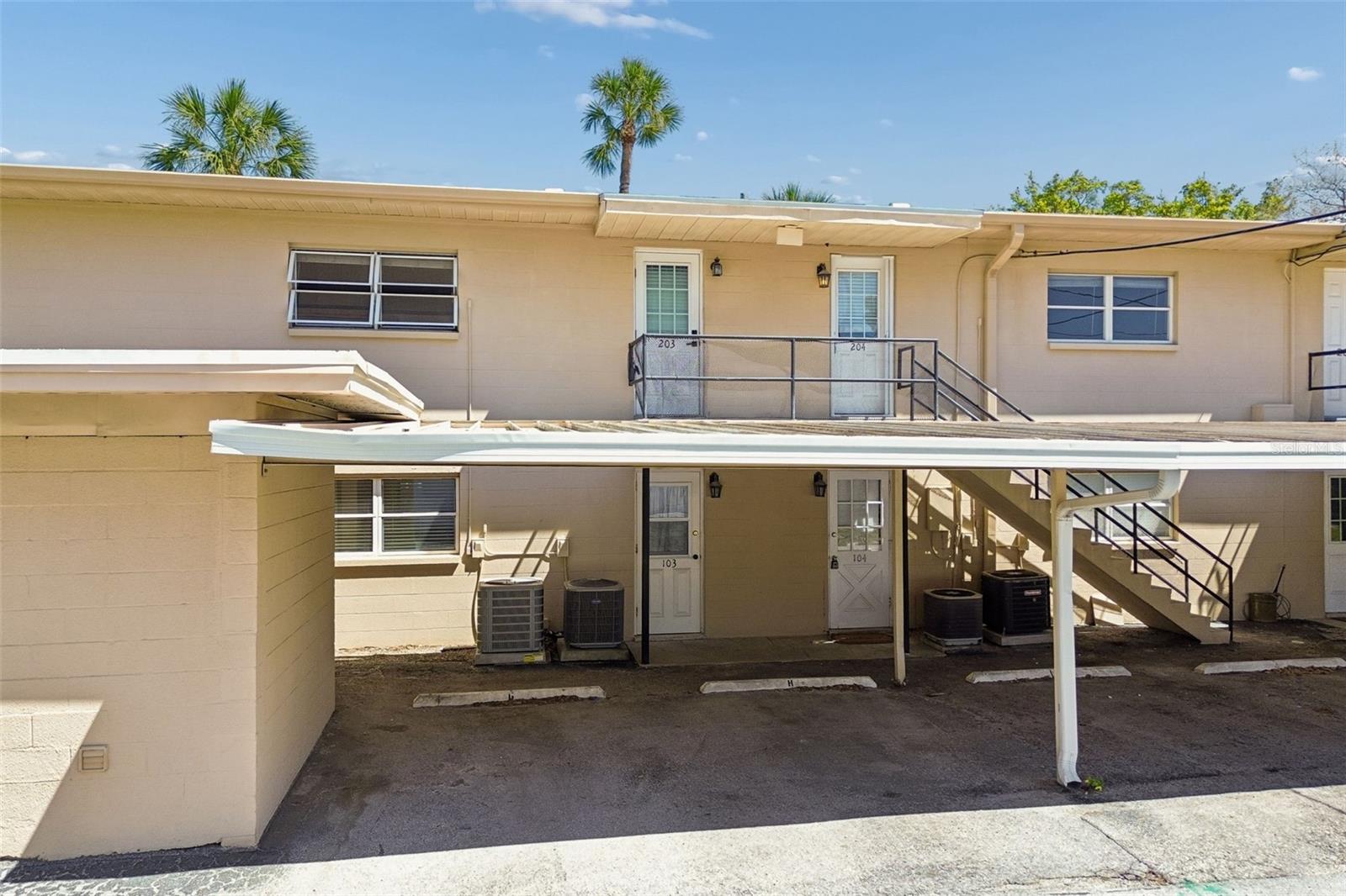 THE RETREAT ON DAVIS ISLAND - Residential