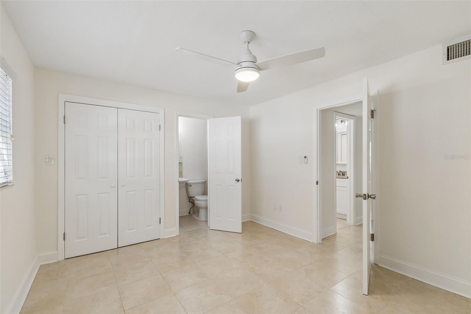 THE RETREAT ON DAVIS ISLAND - Residential