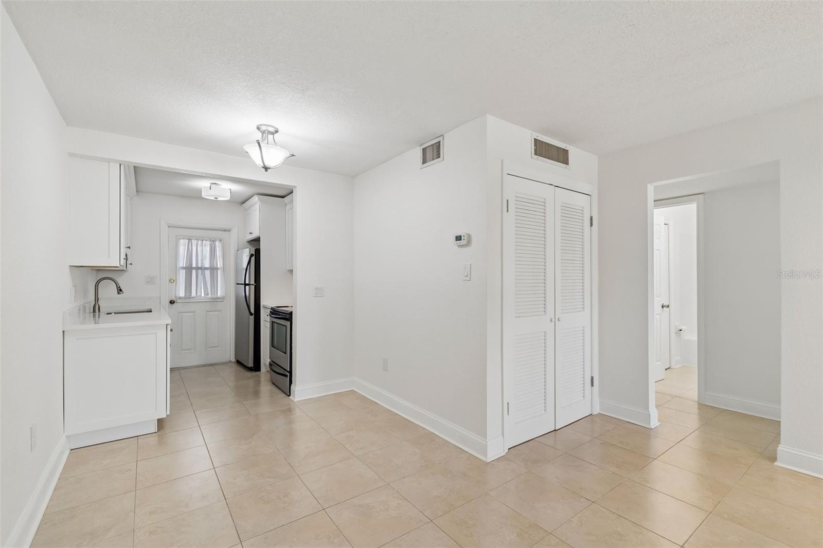 THE RETREAT ON DAVIS ISLAND - Residential