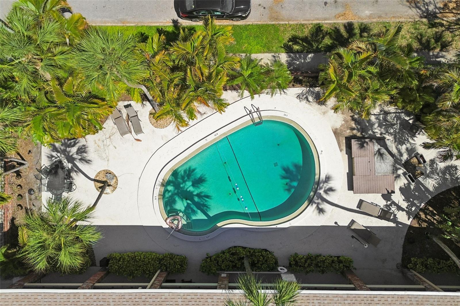 THE RETREAT ON DAVIS ISLAND - Residential