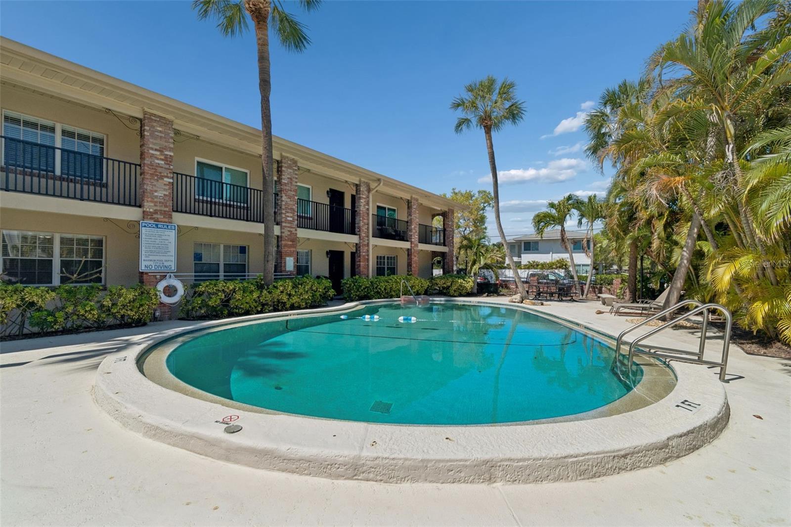 THE RETREAT ON DAVIS ISLAND - Residential