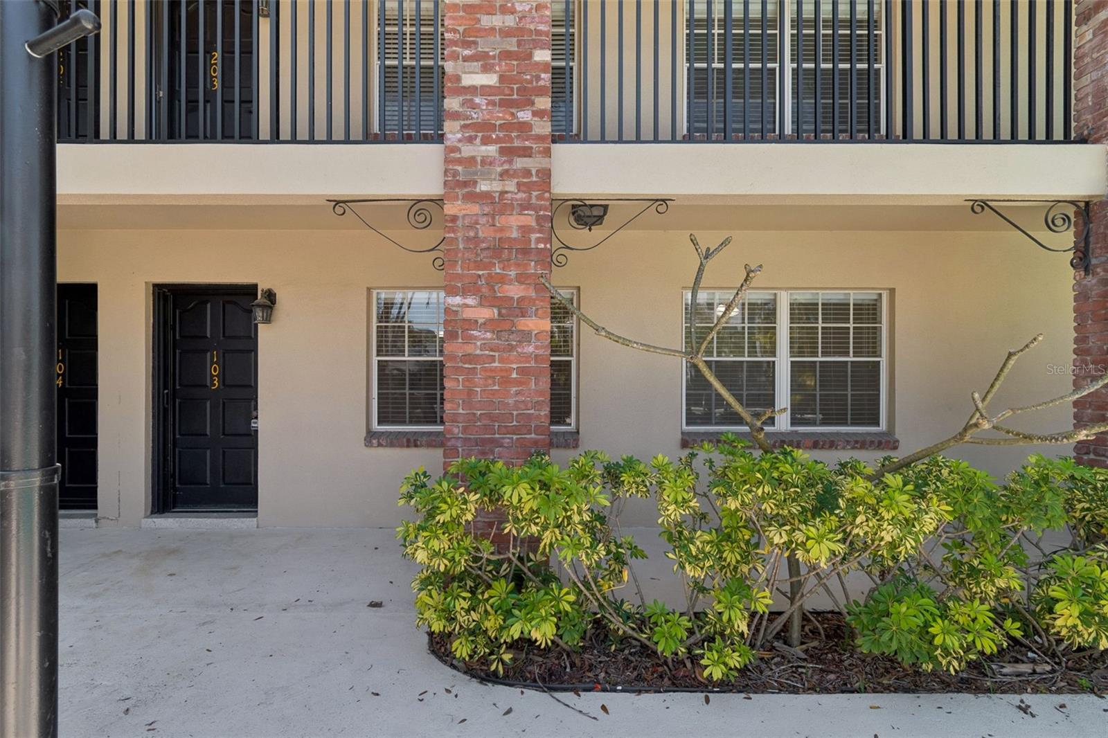 THE RETREAT ON DAVIS ISLAND - Residential