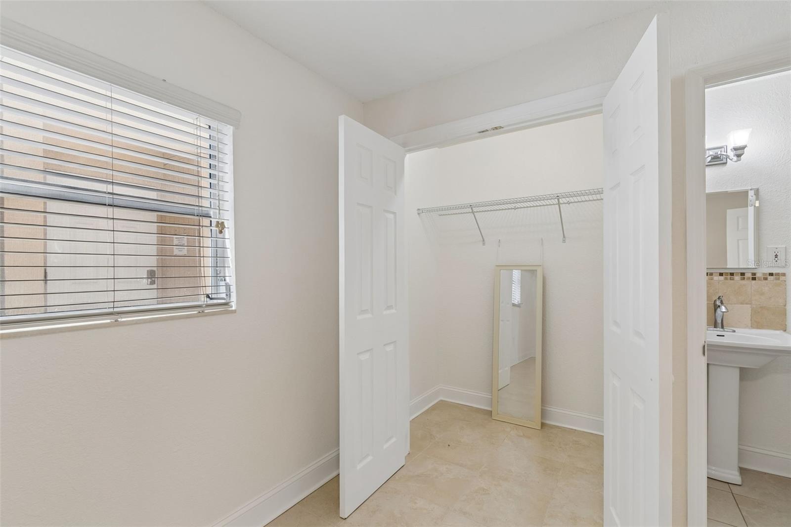 THE RETREAT ON DAVIS ISLAND - Residential