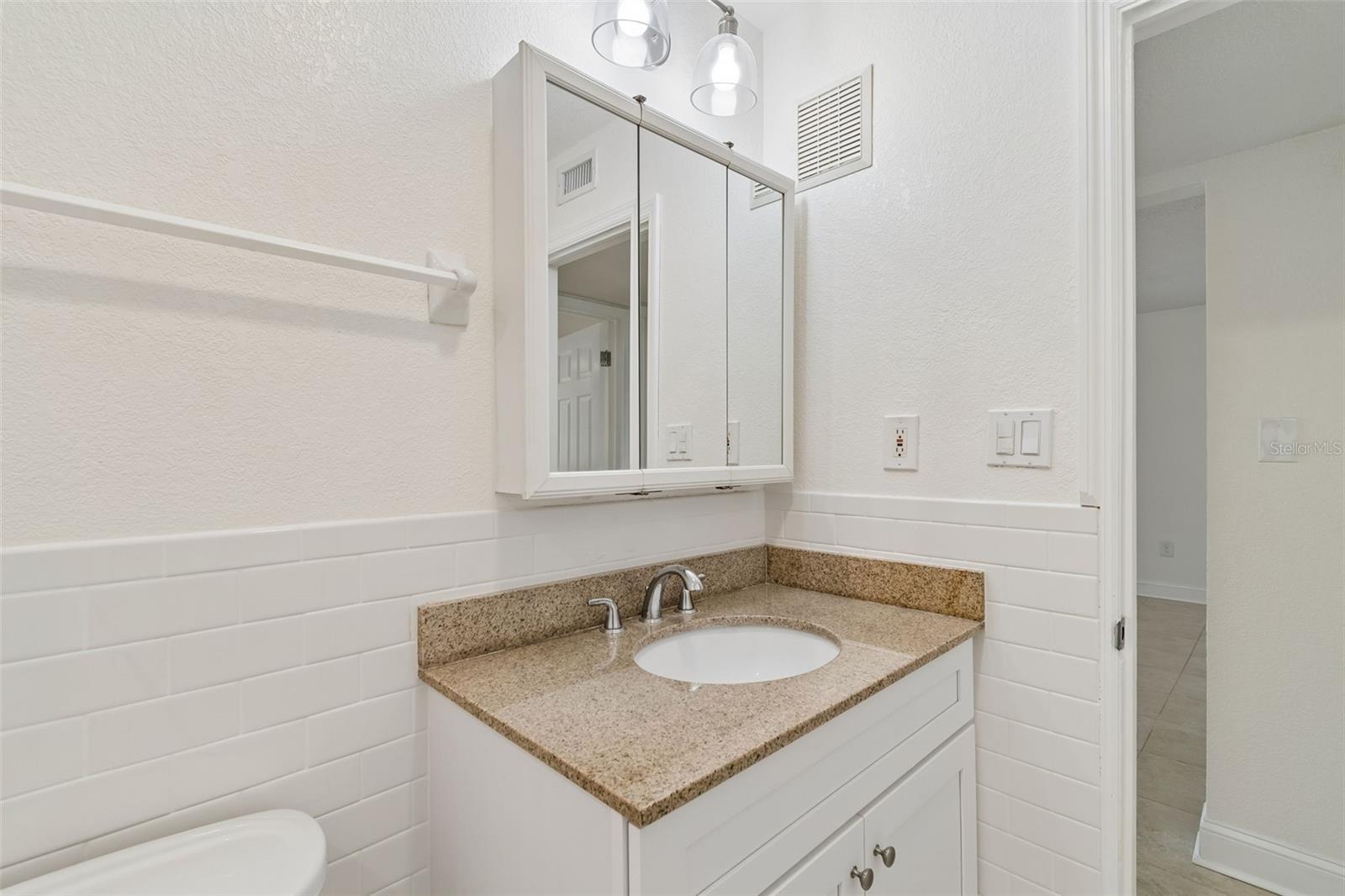 THE RETREAT ON DAVIS ISLAND - Residential