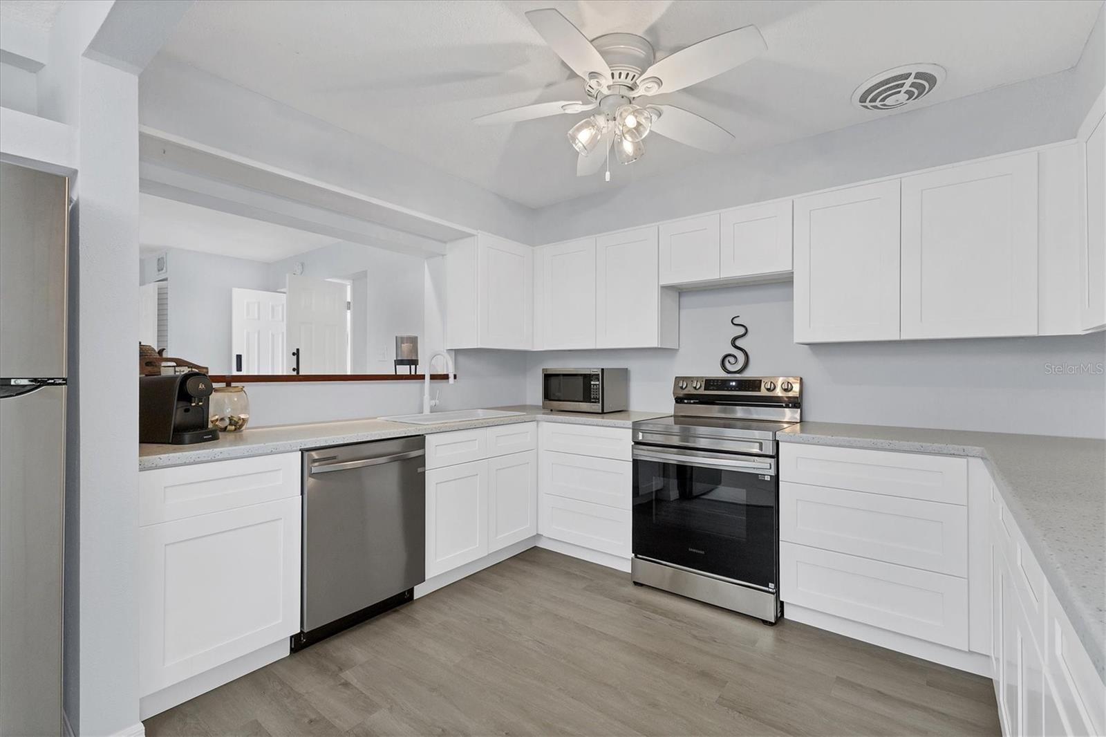 SOUTH VENICE - Residential