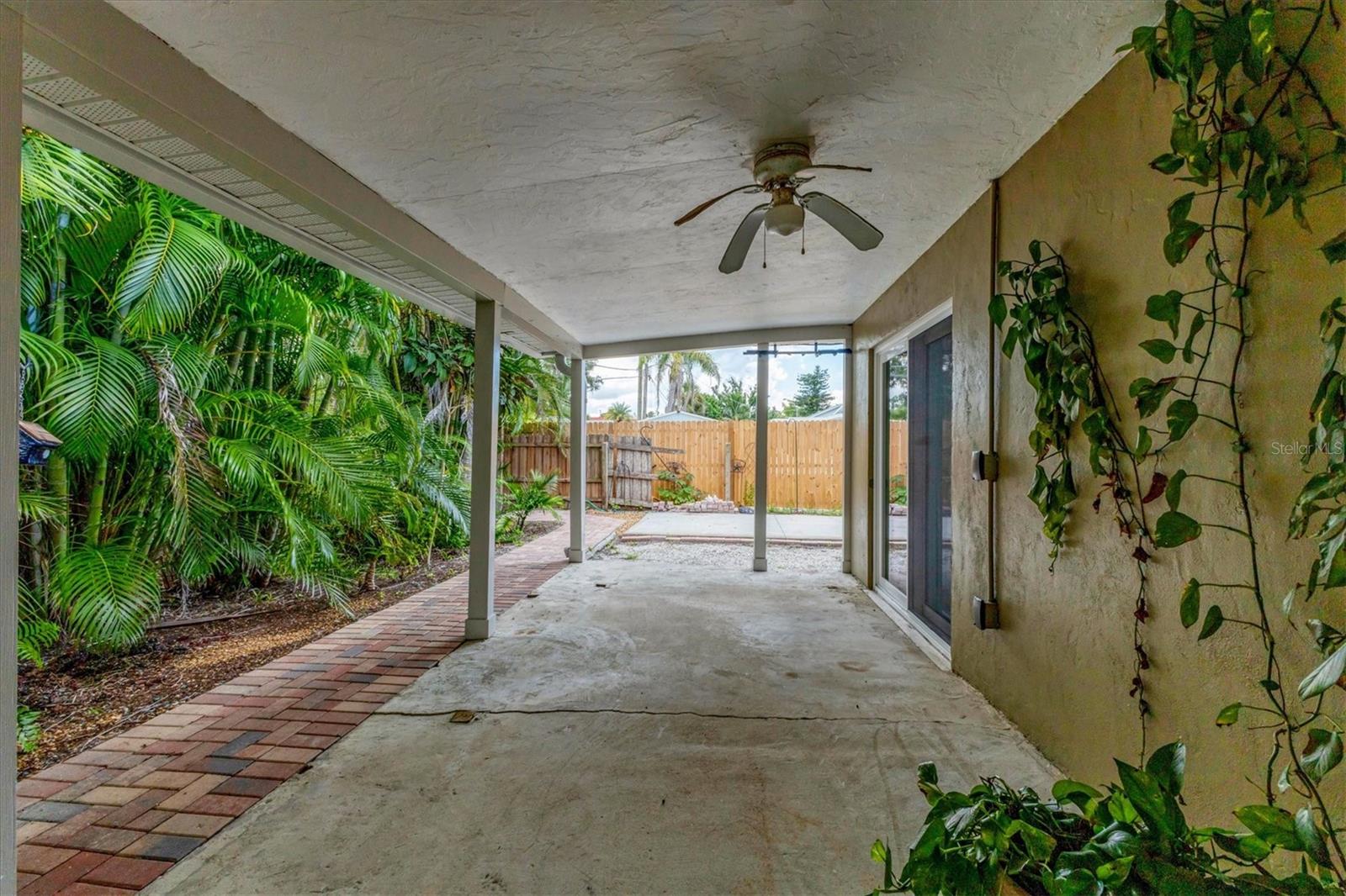 SOUTH VENICE - Residential