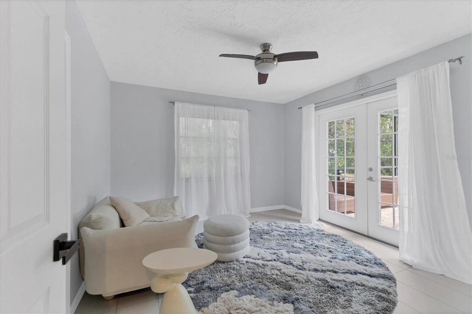 SOUTH VENICE - Residential