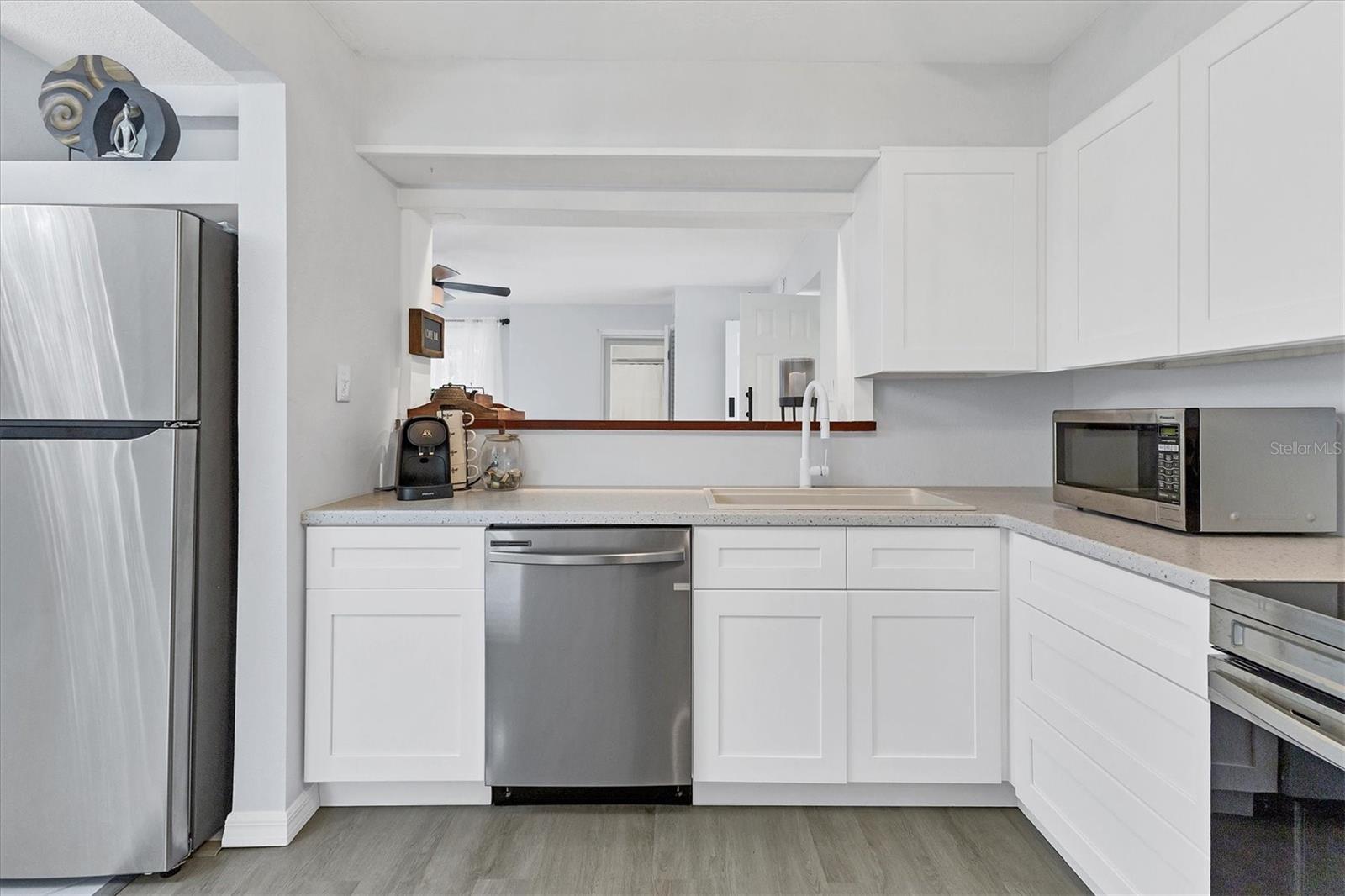 SOUTH VENICE - Residential