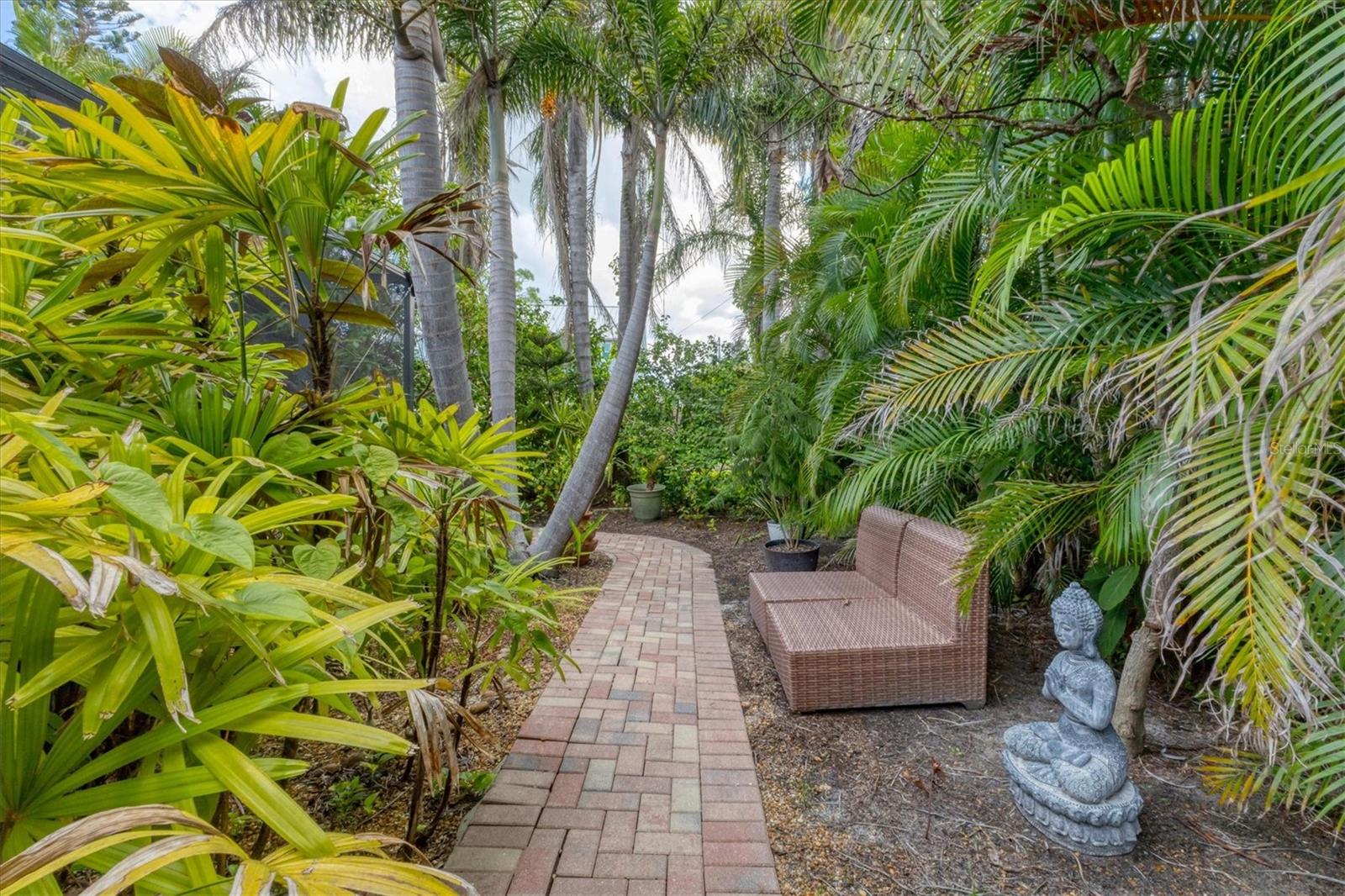 SOUTH VENICE - Residential