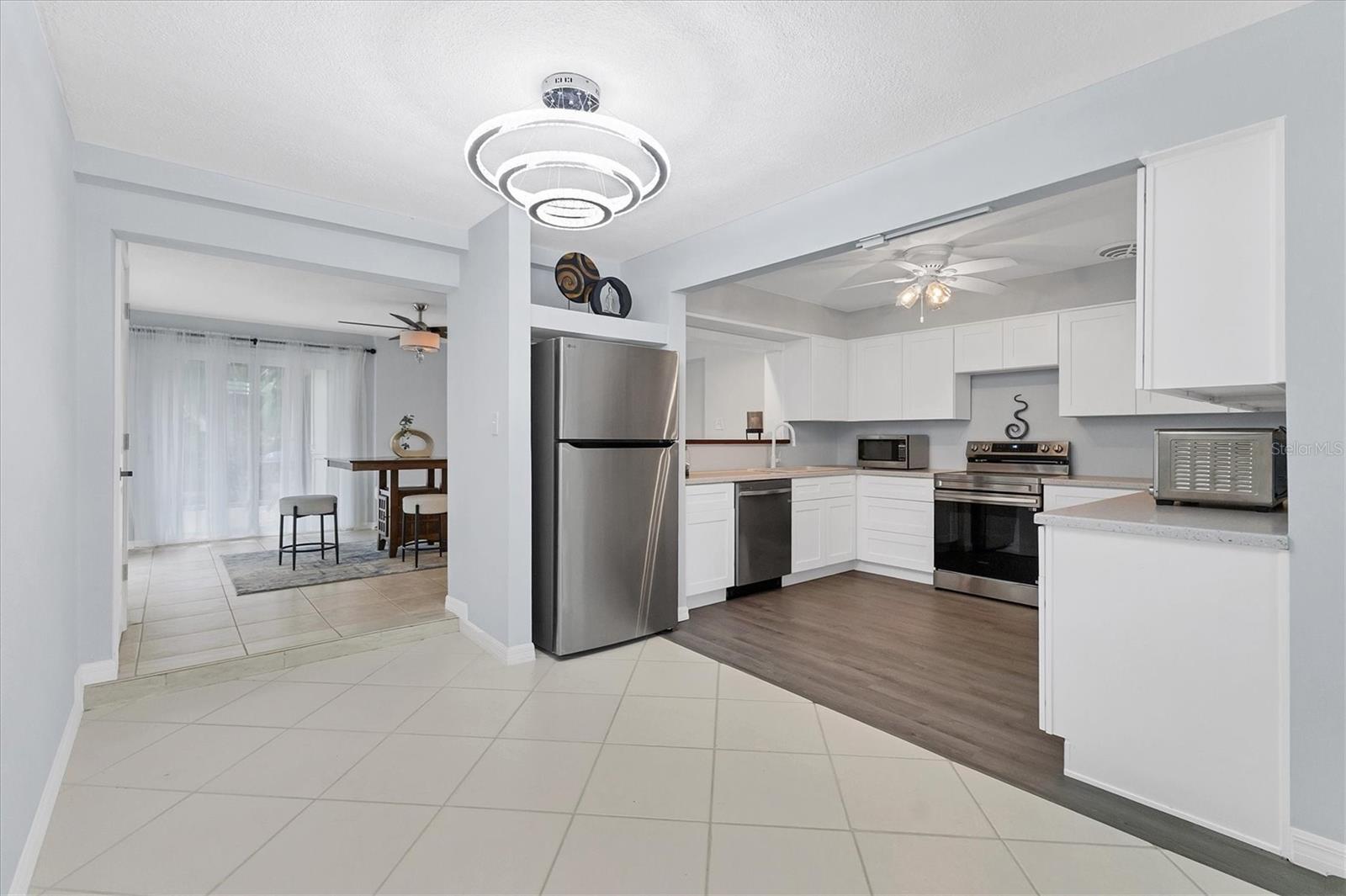 SOUTH VENICE - Residential