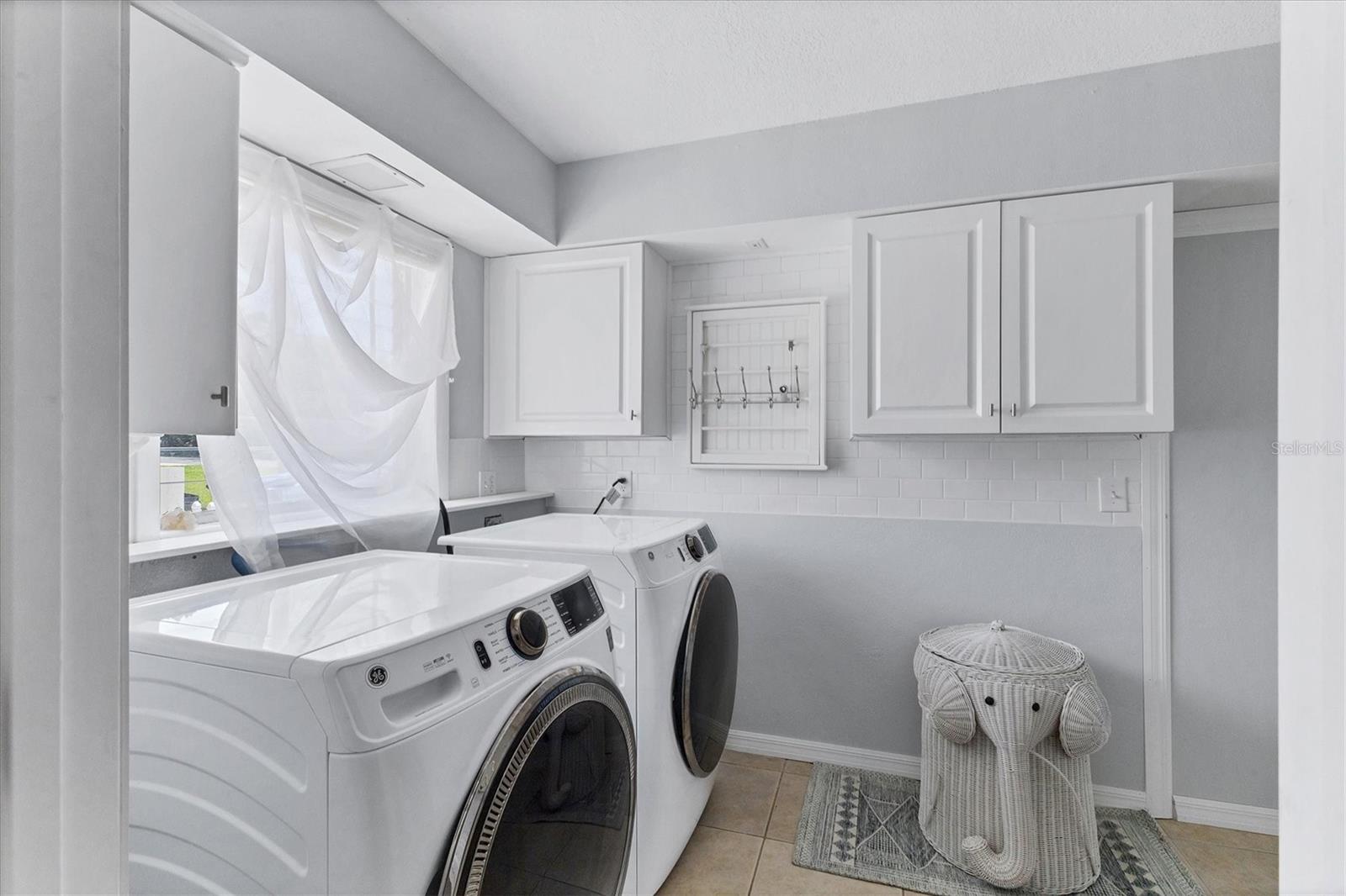 SOUTH VENICE - Residential