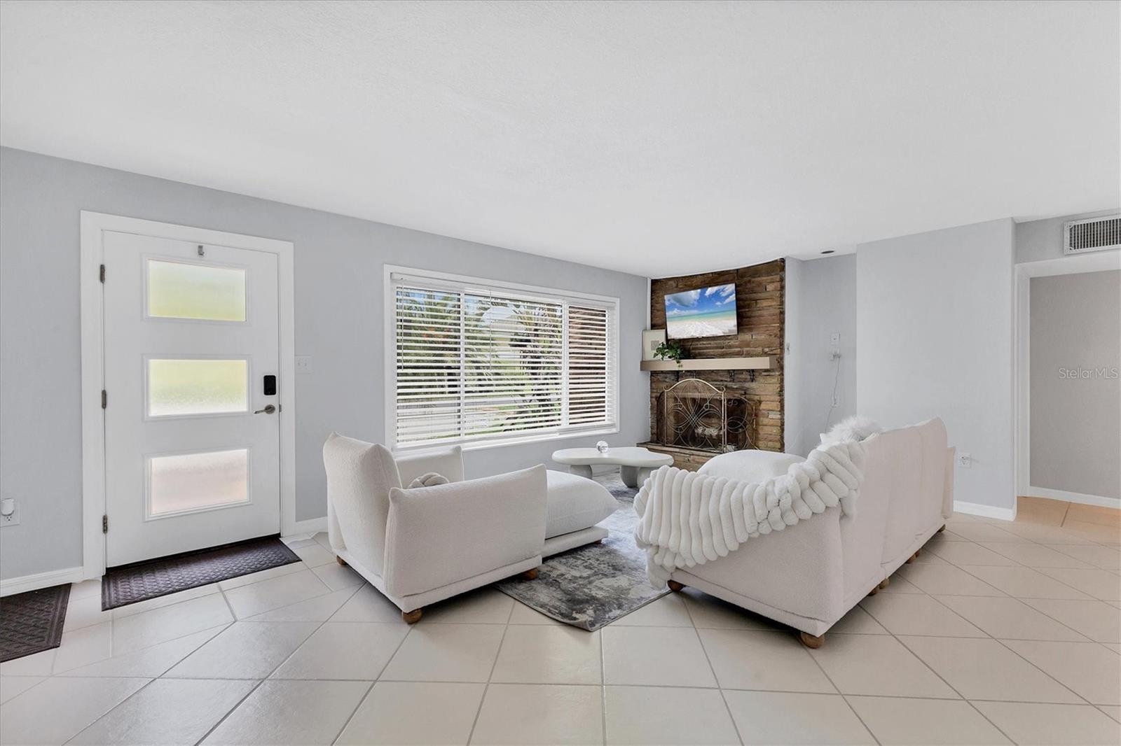 SOUTH VENICE - Residential