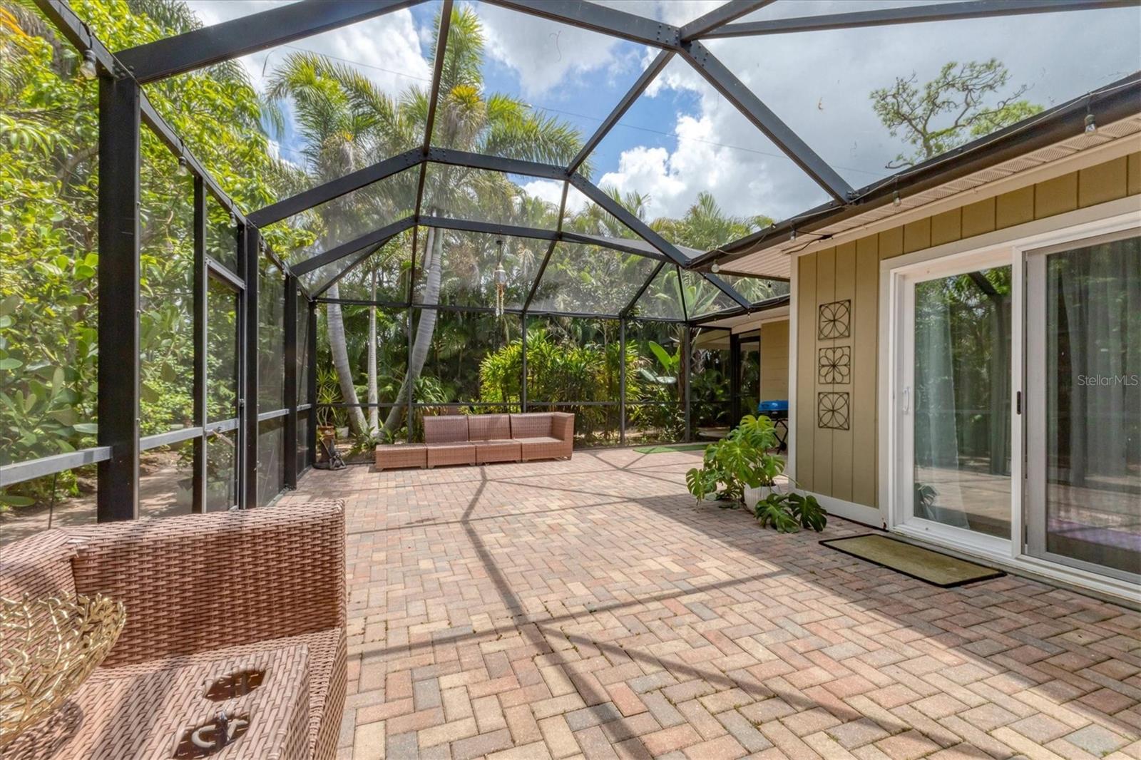 SOUTH VENICE - Residential