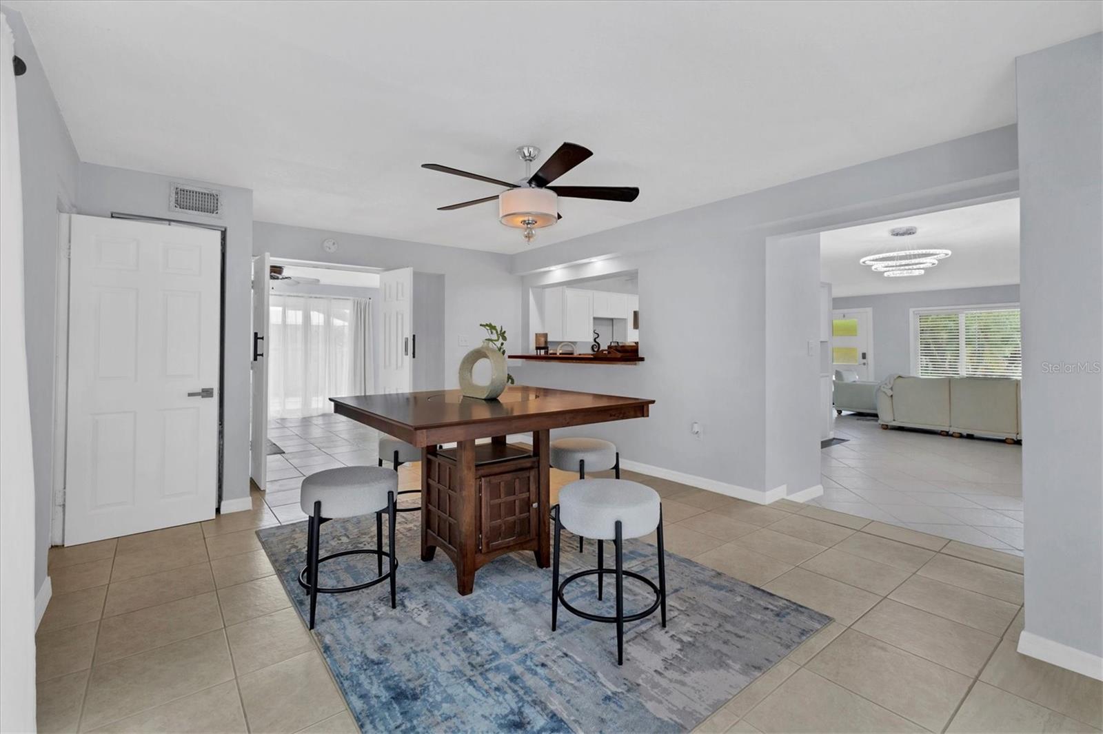 SOUTH VENICE - Residential