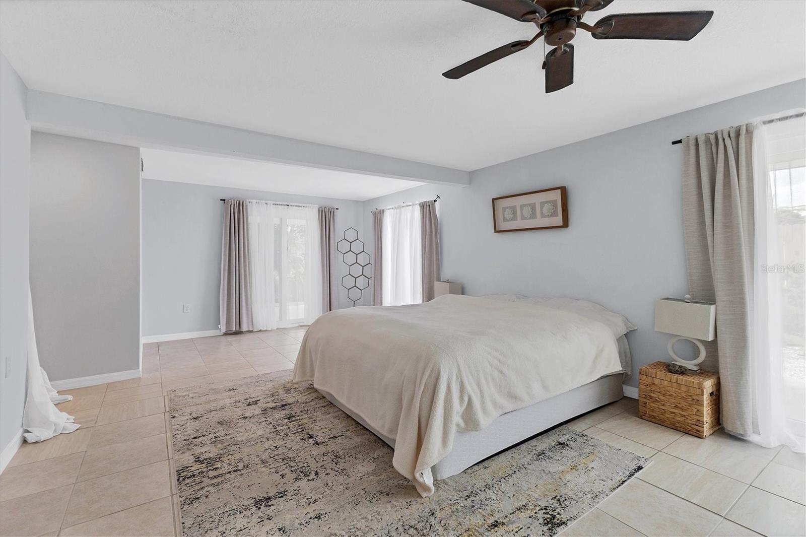 SOUTH VENICE - Residential