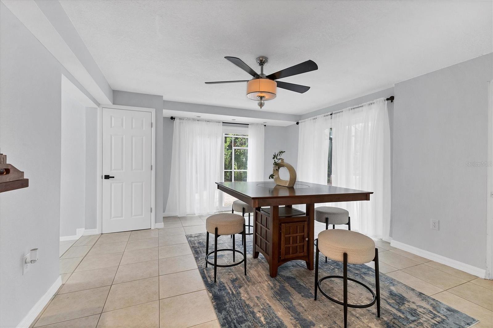 SOUTH VENICE - Residential