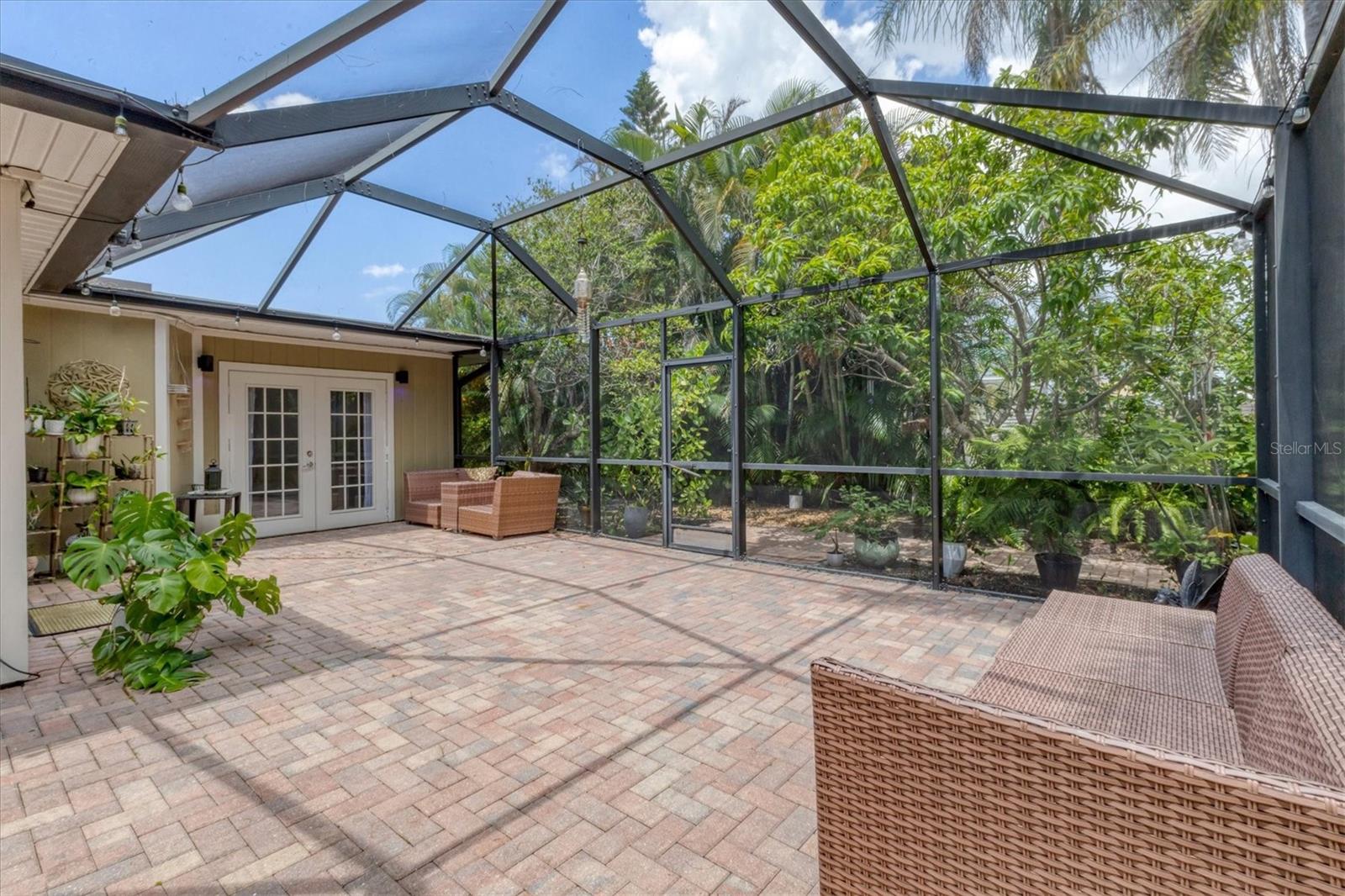 SOUTH VENICE - Residential