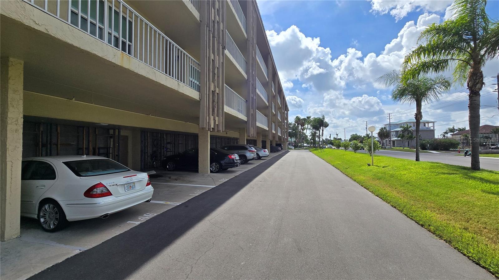 105 ISLAND WAY 112