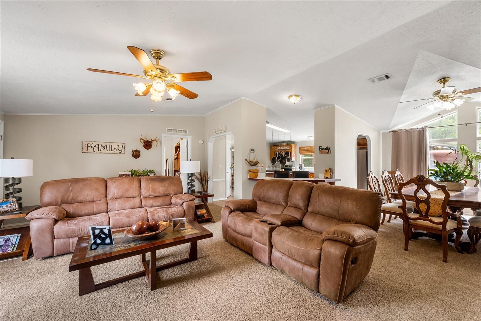 LAKE TROPICANA RANCHETTES - Residential