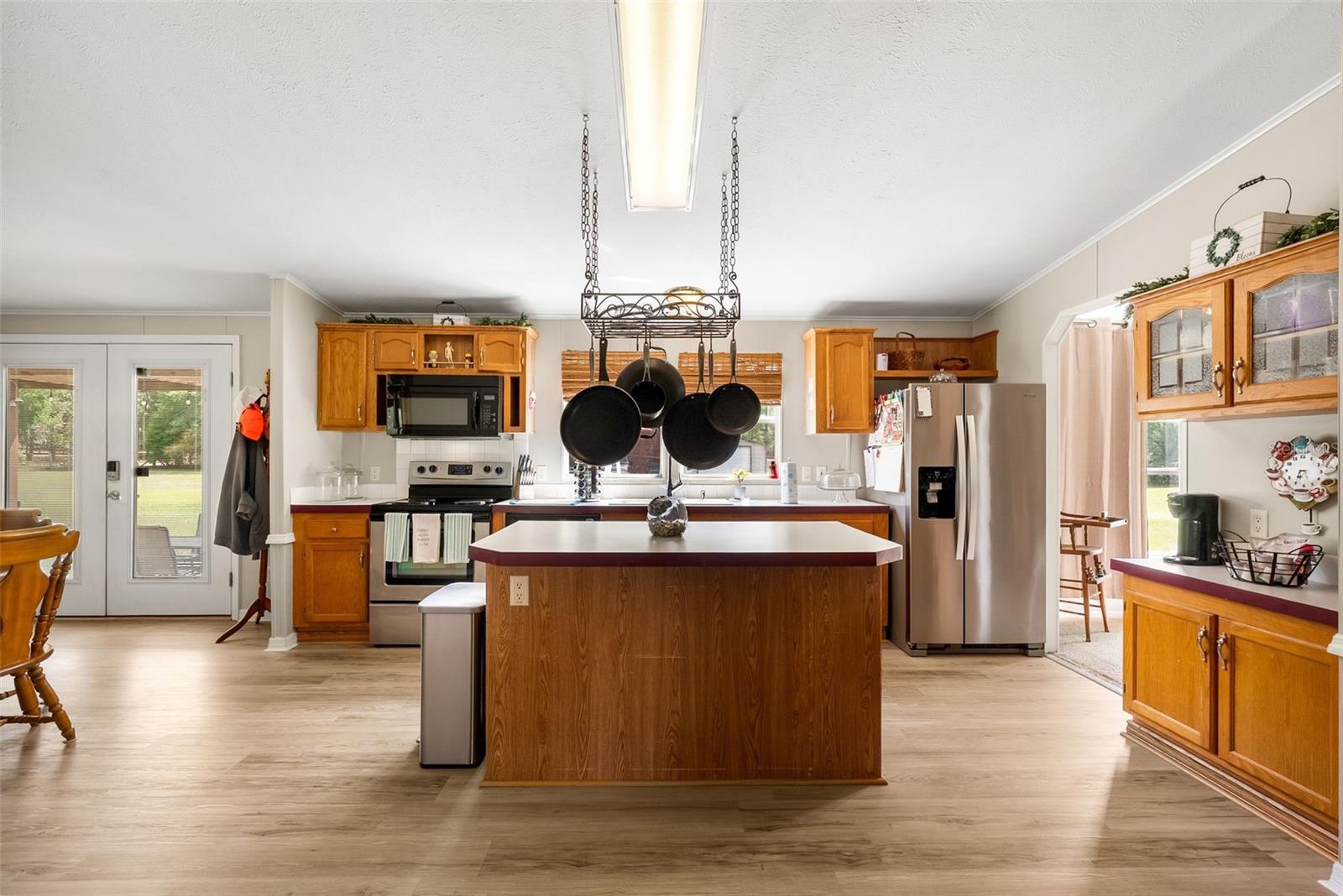 LAKE TROPICANA RANCHETTES - Residential