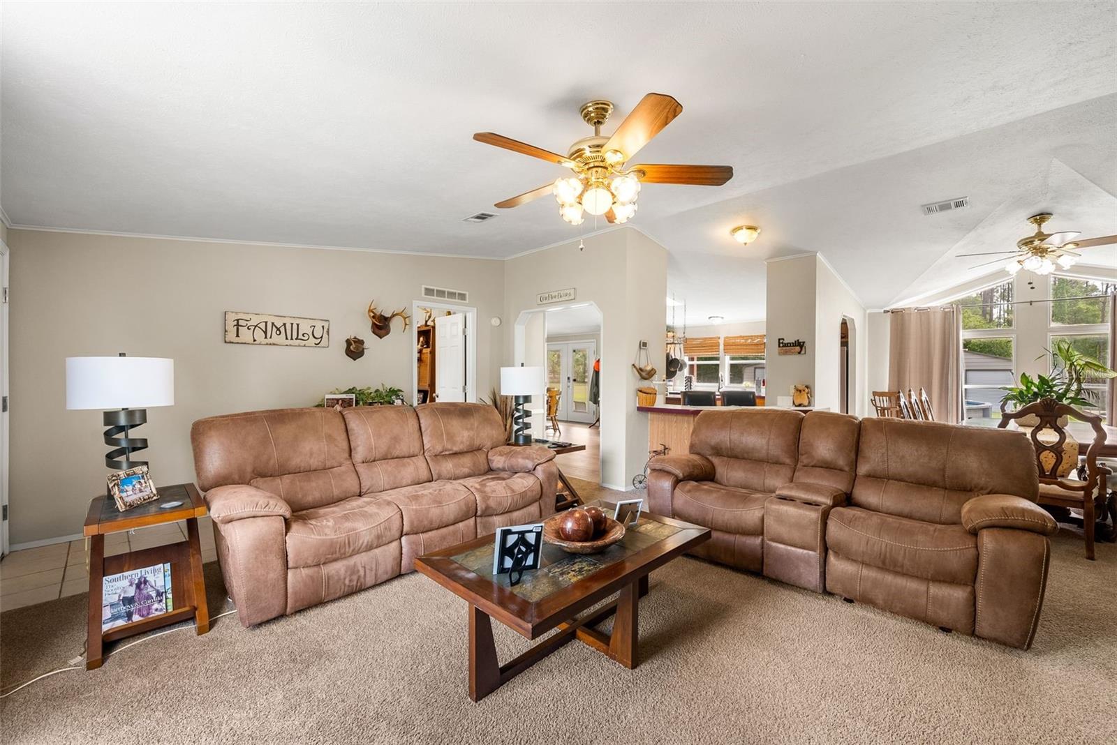 LAKE TROPICANA RANCHETTES - Residential