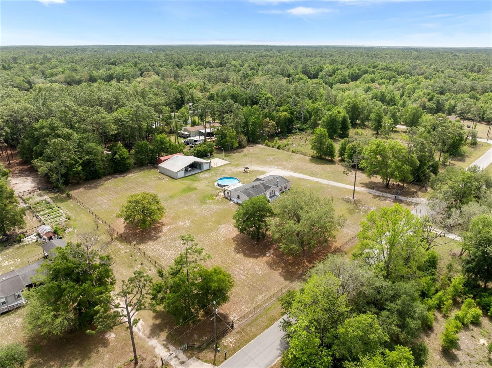 LAKE TROPICANA RANCHETTES - Residential