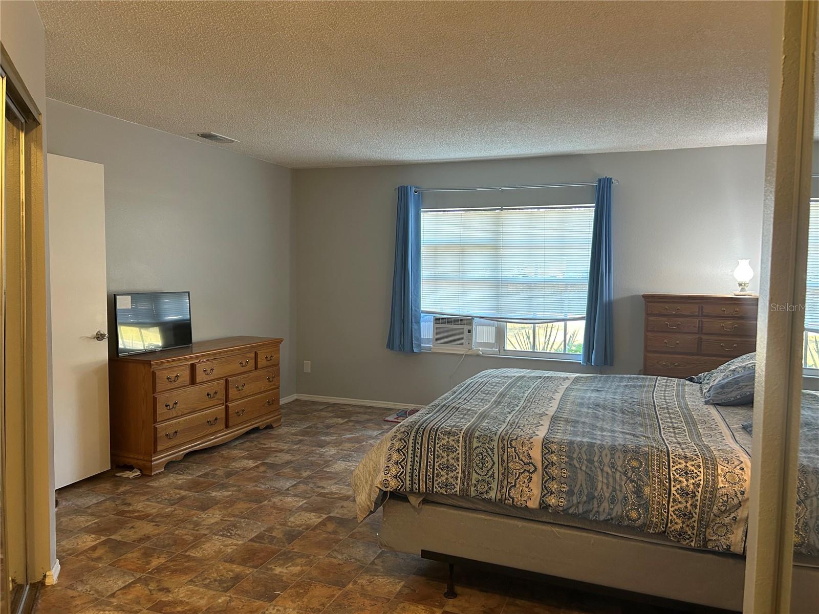 SILVER SPGS SHORES UN 28 - Residential