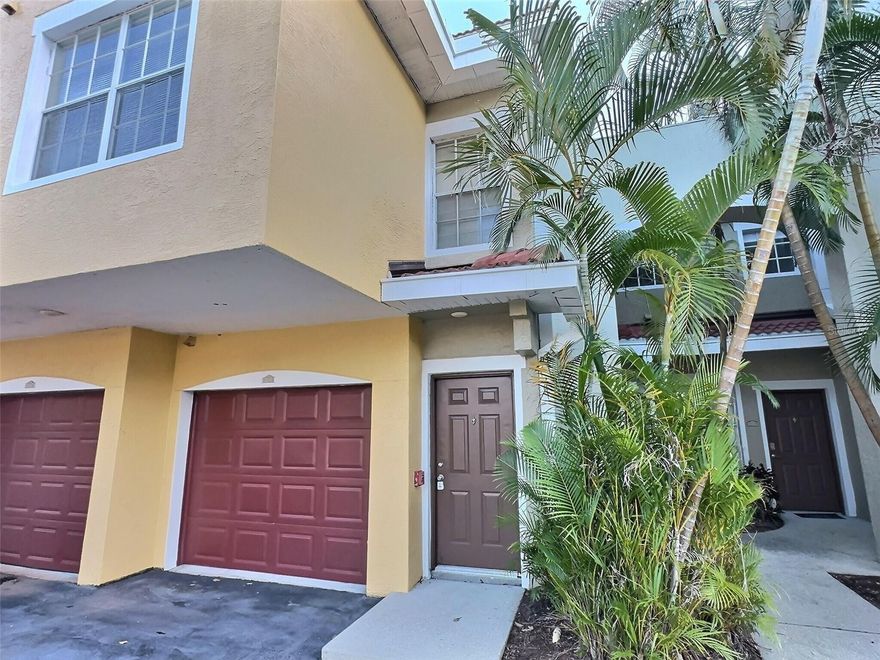 Las Palmas Condo 2 Bedroom, 2 Bathroom with Garage Located in the desirable Las Palmas community of Sarasota, this well-maintained 2-bedroom, 2-bathroom condo offers flexibility as a comfortable primary residence or a strong rental investment. The unit includes a private garage on the ground level with interior stairs leading to the main living area. The main floor features a bright kitchen, open dining area, laminate flooring, and a spacious guest bedroom with a full bath nearby. Upstairs, the private master suite includes an en-suite bathroom and convenient in-unit laundry. Las Palmas is a gated community known for its resort-style amenities, including two swimming pools, a fitness center, clubhouse, tennis courts, and beautifully landscaped grounds. Located just minutes from University Town Center, I-75, and Sarasotas beaches, this condo offers an excellent combination of comfort, convenience, and value.