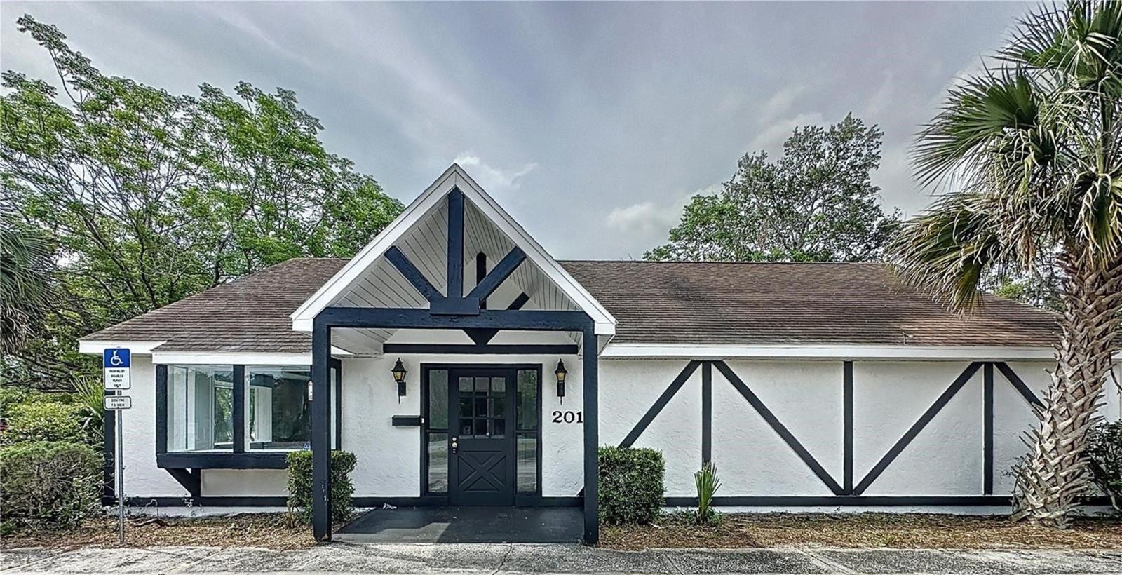 Freshly painted and ready for a new tenant! Beautiful office space in historic Downtown Leesburg. This professional 1,600 SF free-standing office building is available for lease and located directly on Main Street, offering excellent visibility with an average of 17,600 FDOT trips per day. Situated within the City of Leesburg, this property includes one bathroom and a private parking lot.
Previously used as a florist, private gym, and doctor’s office, this versatile space is ideal for nearly any commercial need. Enjoy great open areas, a receptionist desk, and private offices — all within a charming historic setting.
Don't miss out on this rare opportunity. Contact us today to schedule a private showing!