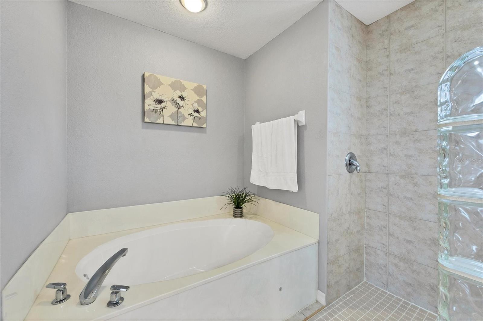 HIDDEN LAKES CLUB PH 1 - Residential
