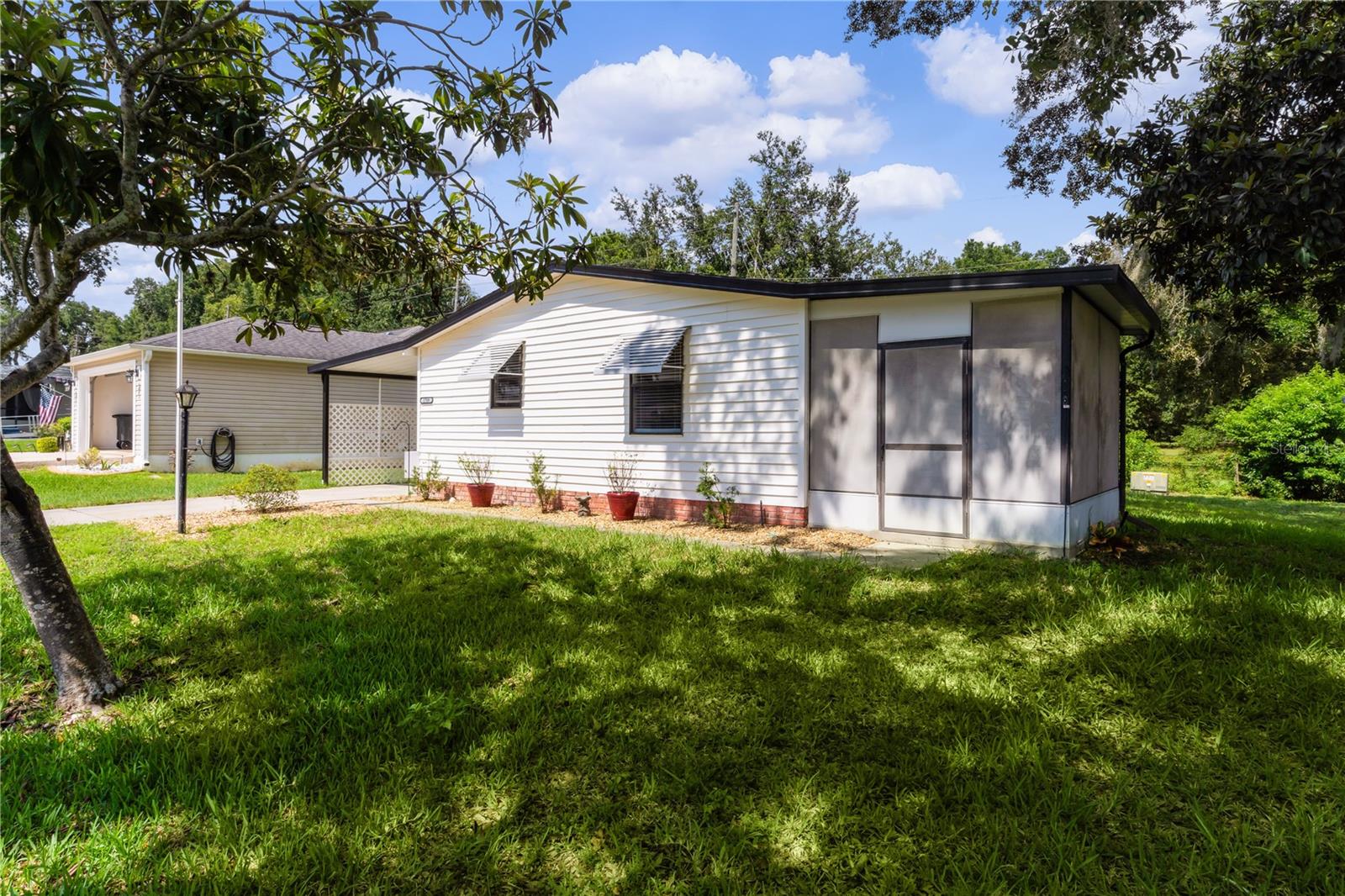 LADY LAKE ORANGE BLOSSOM GARDENS UNIT 10 - Residential
