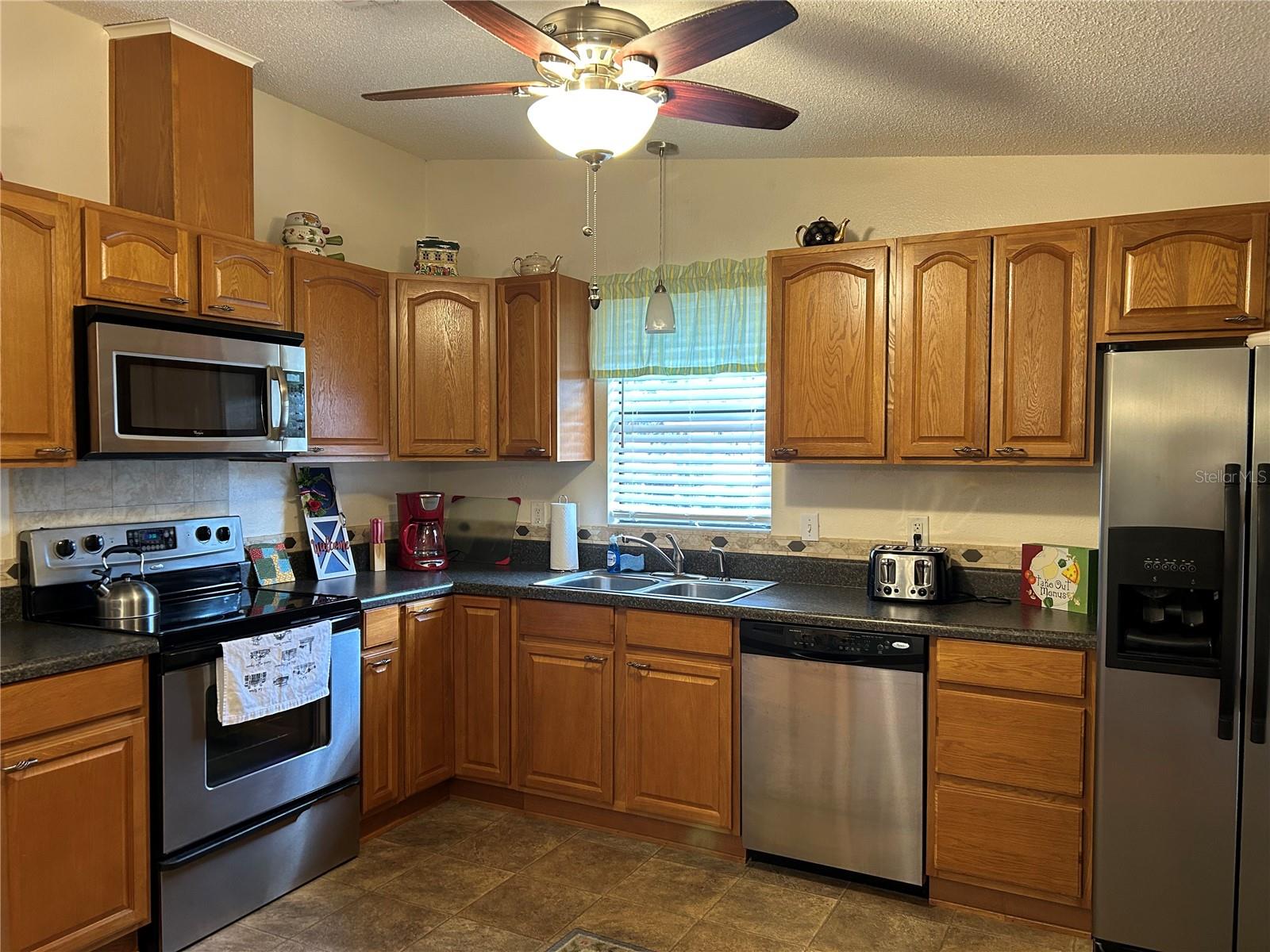 LADY LAKE ORANGE BLOSSOM GARDENS UNIT 10 - Residential