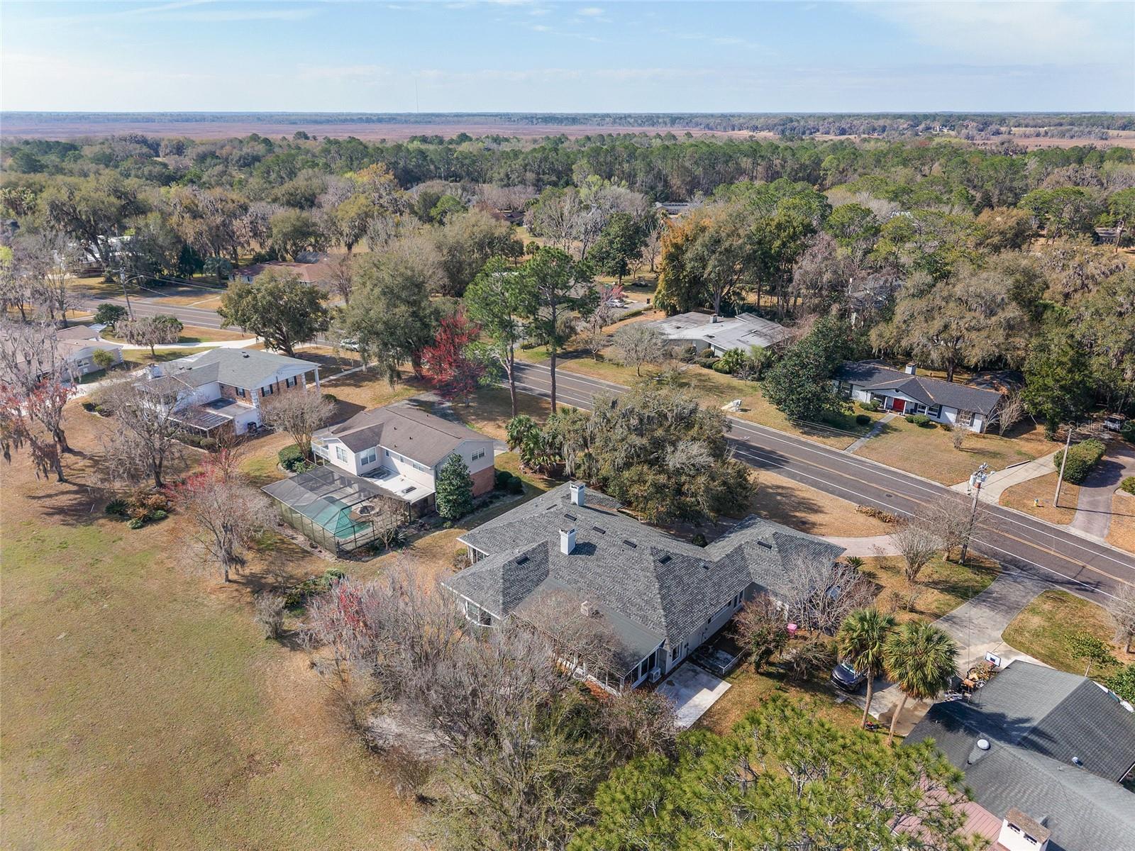 COUNTRY CLUB ESTATE MCINTOSH GRT - Residential