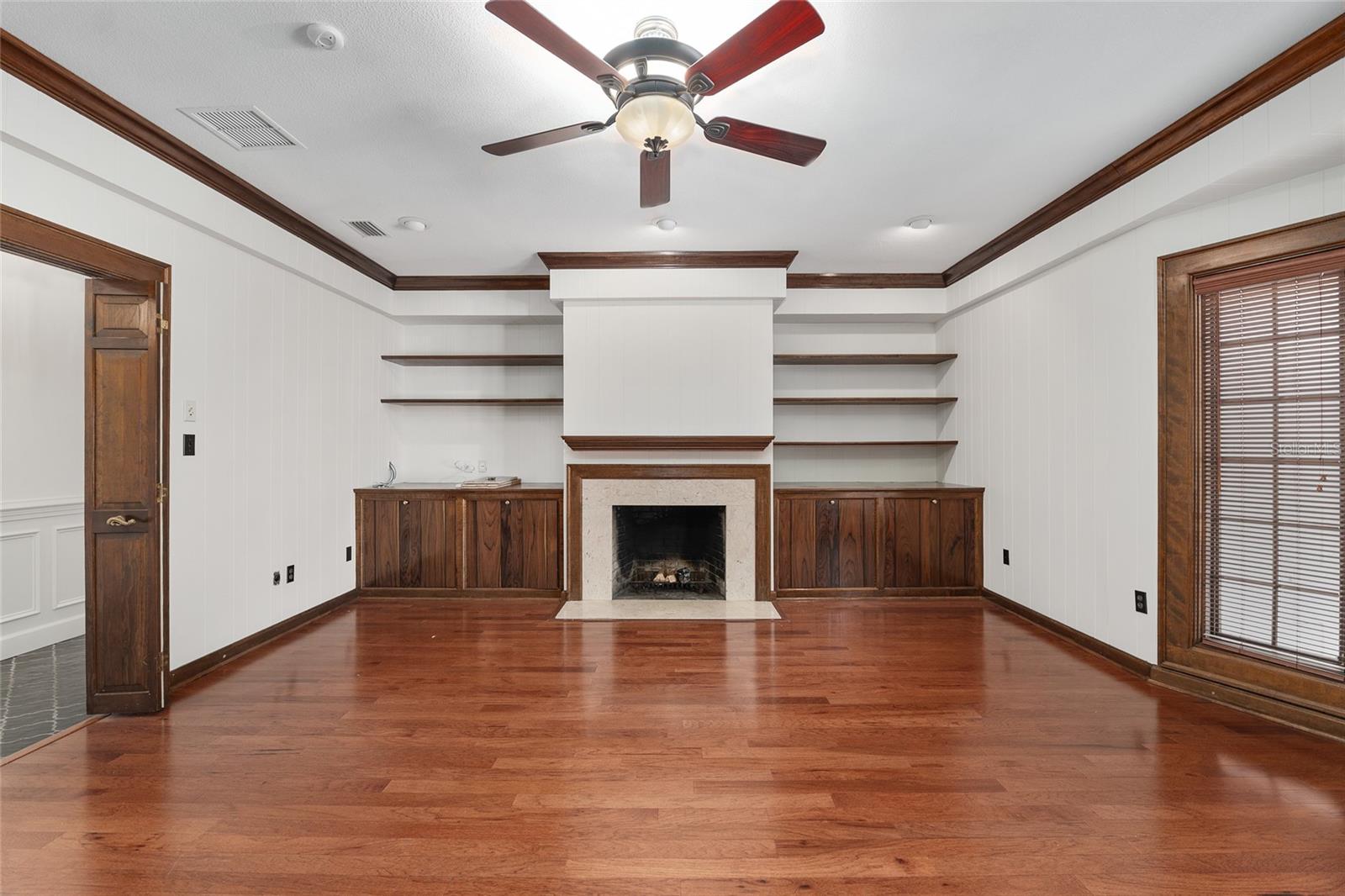 COUNTRY CLUB ESTATE MCINTOSH GRT - Residential