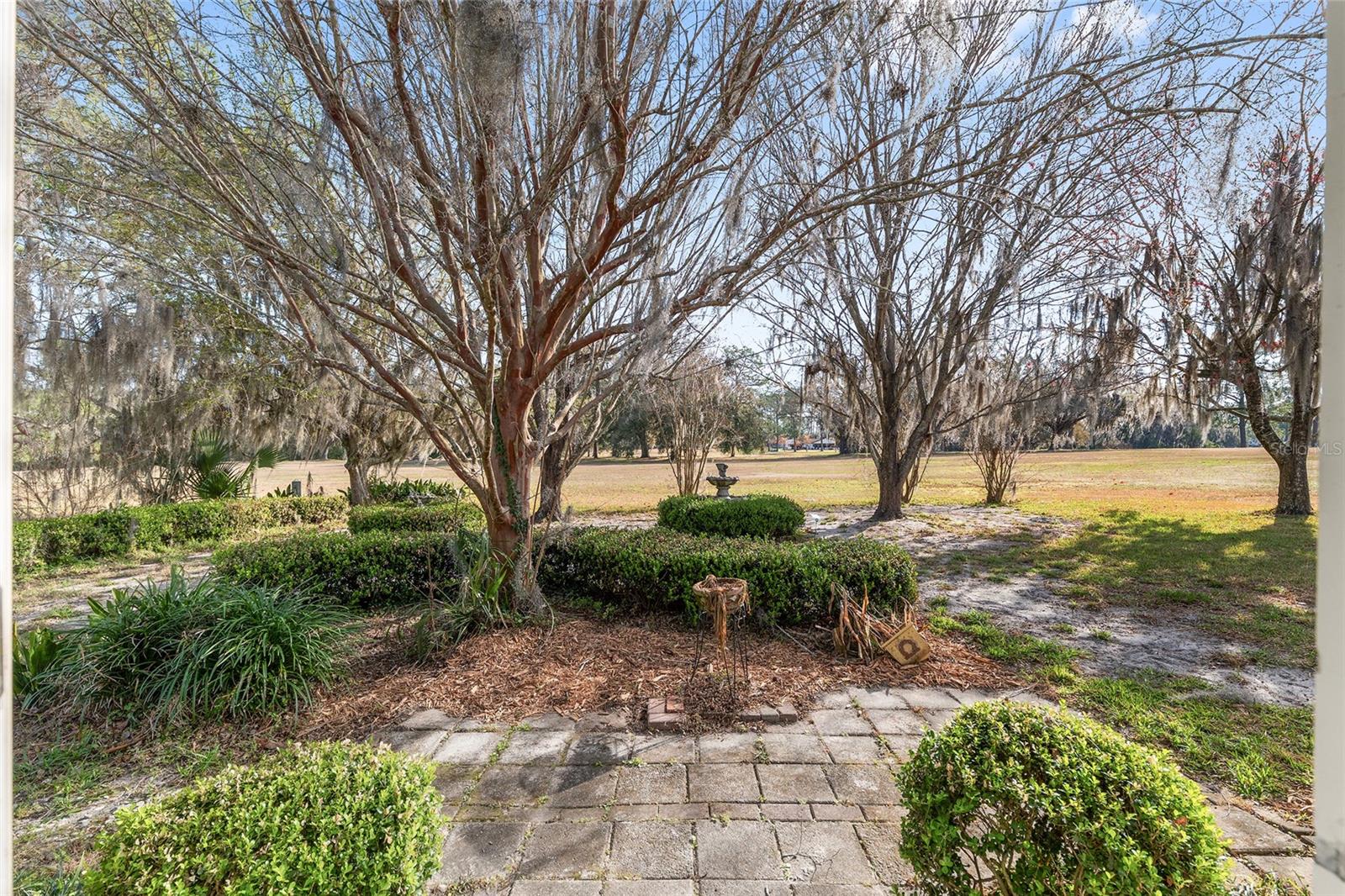 COUNTRY CLUB ESTATE MCINTOSH GRT - Residential