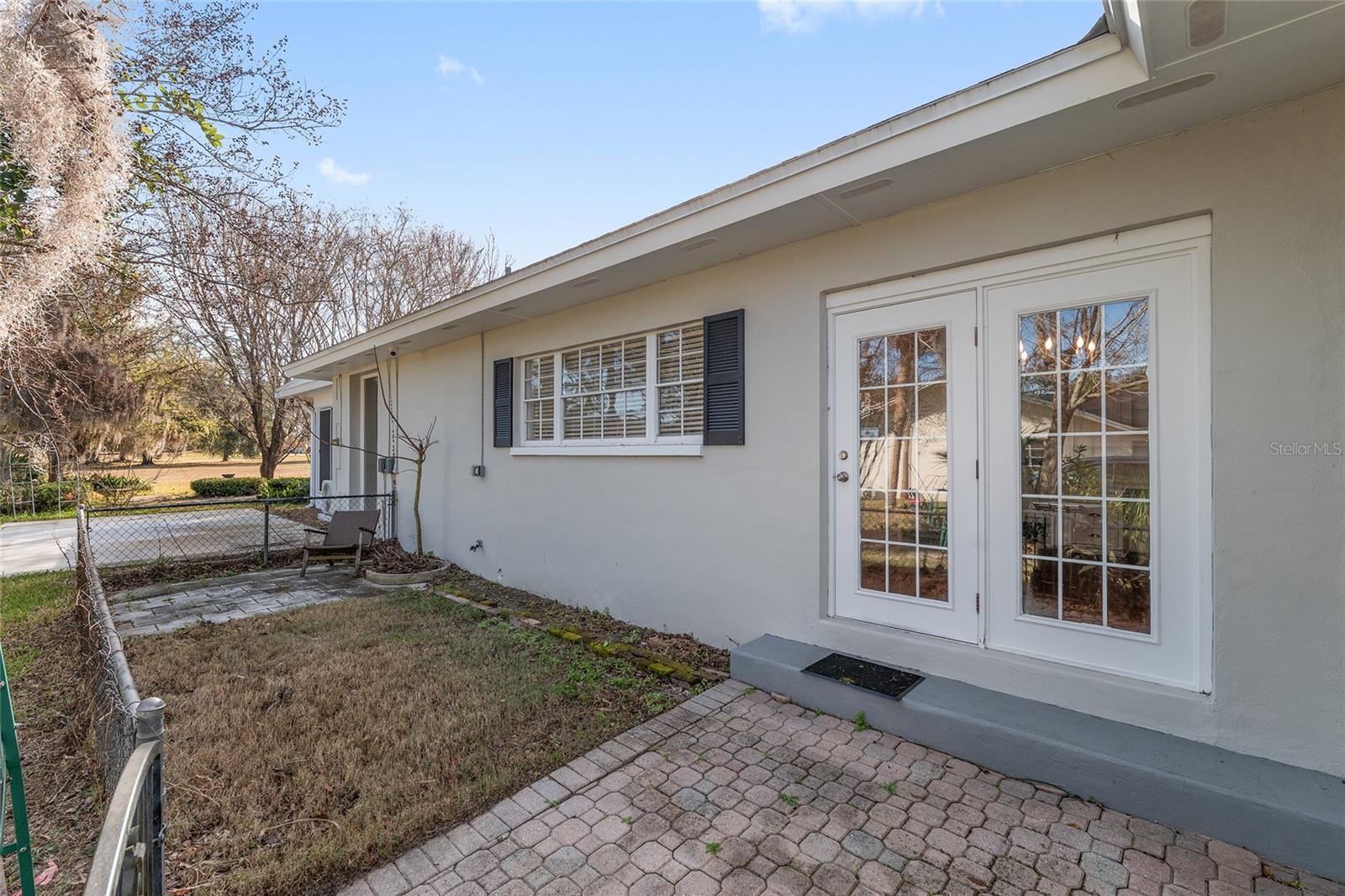 COUNTRY CLUB ESTATE MCINTOSH GRT - Residential