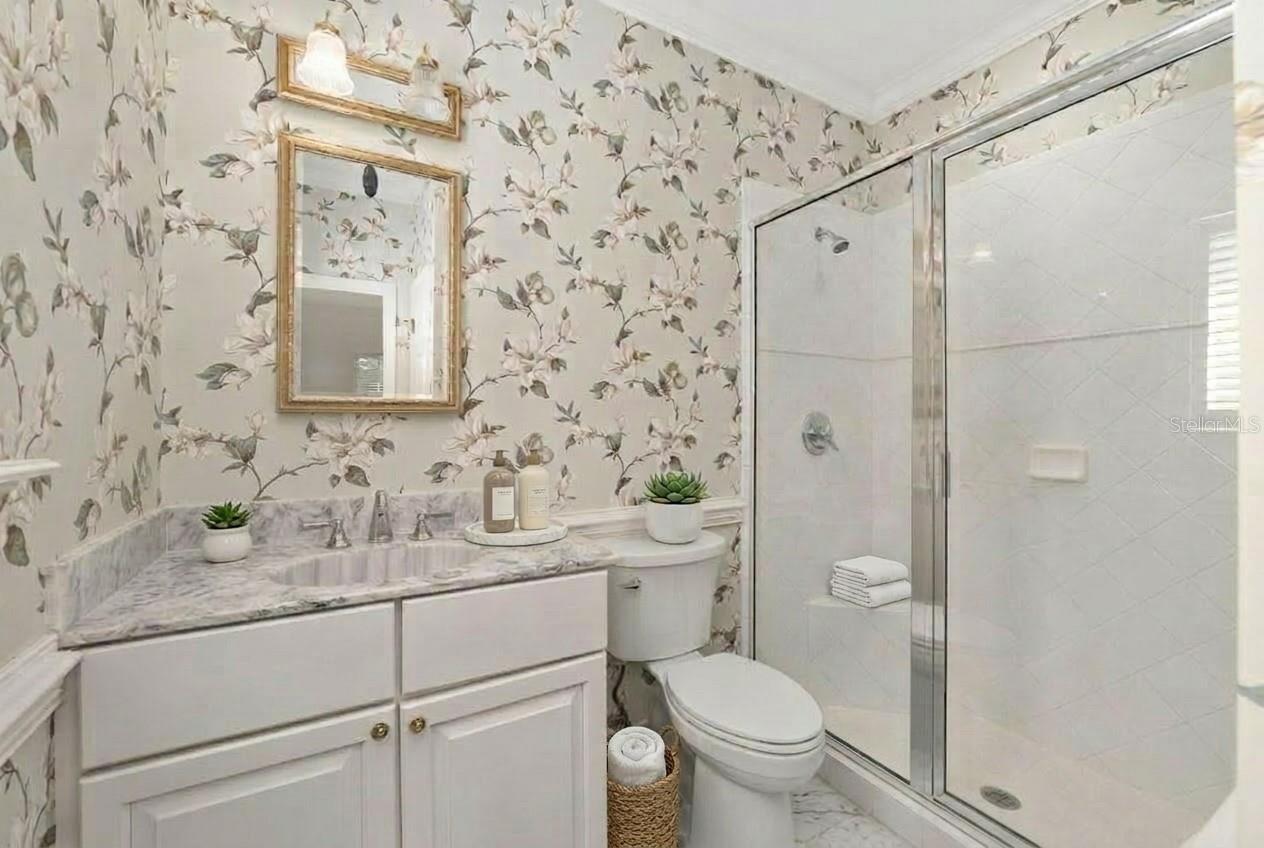 COUNTRY CLUB ESTATE MCINTOSH GRT - Residential