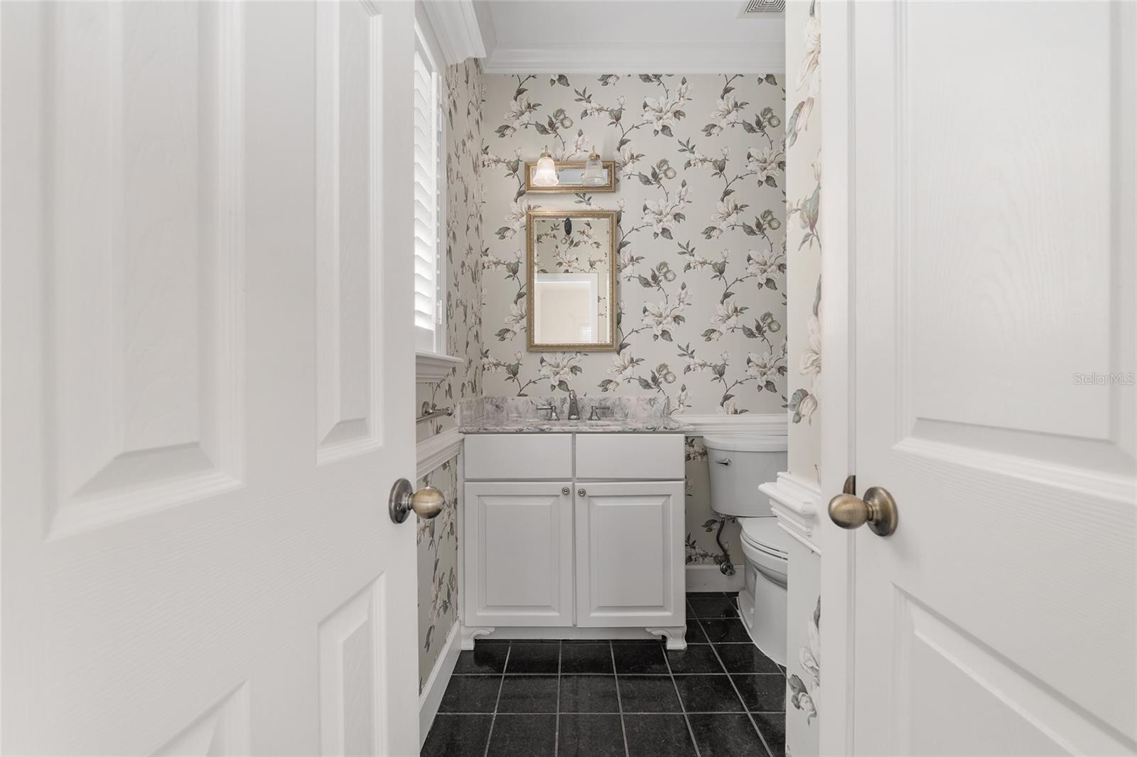 COUNTRY CLUB ESTATE MCINTOSH GRT - Residential