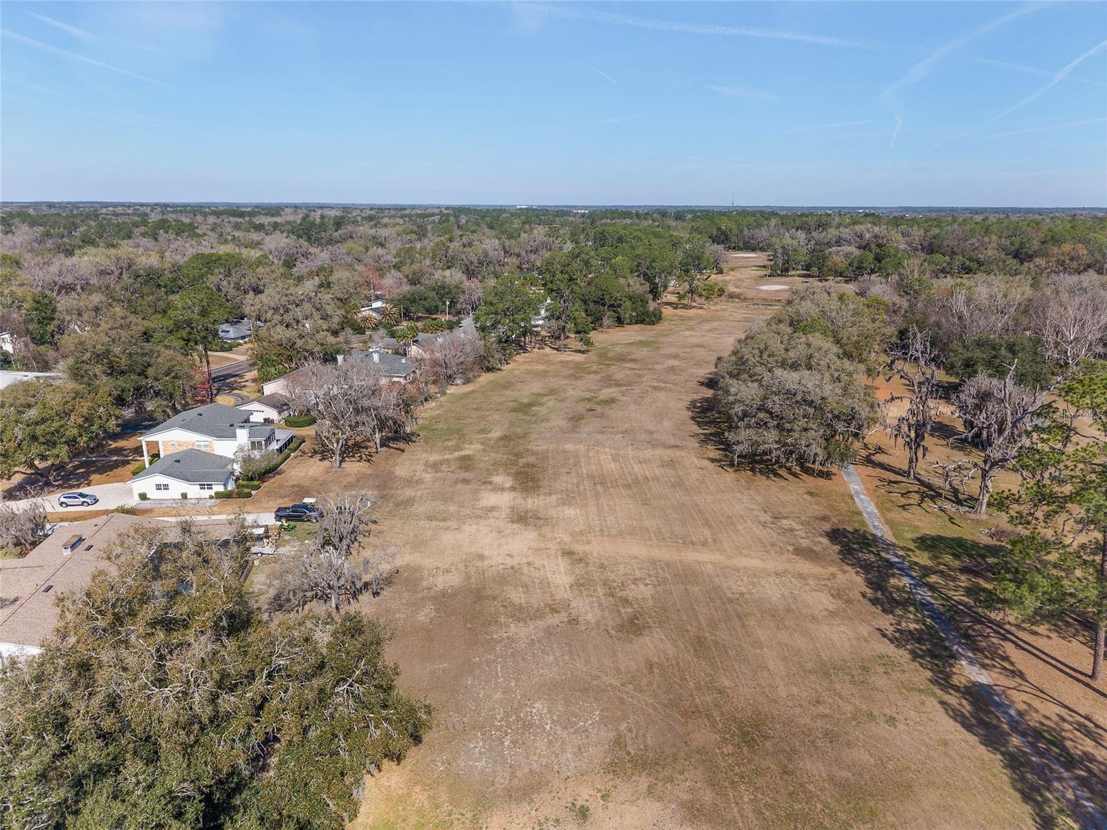 COUNTRY CLUB ESTATE MCINTOSH GRT - Residential