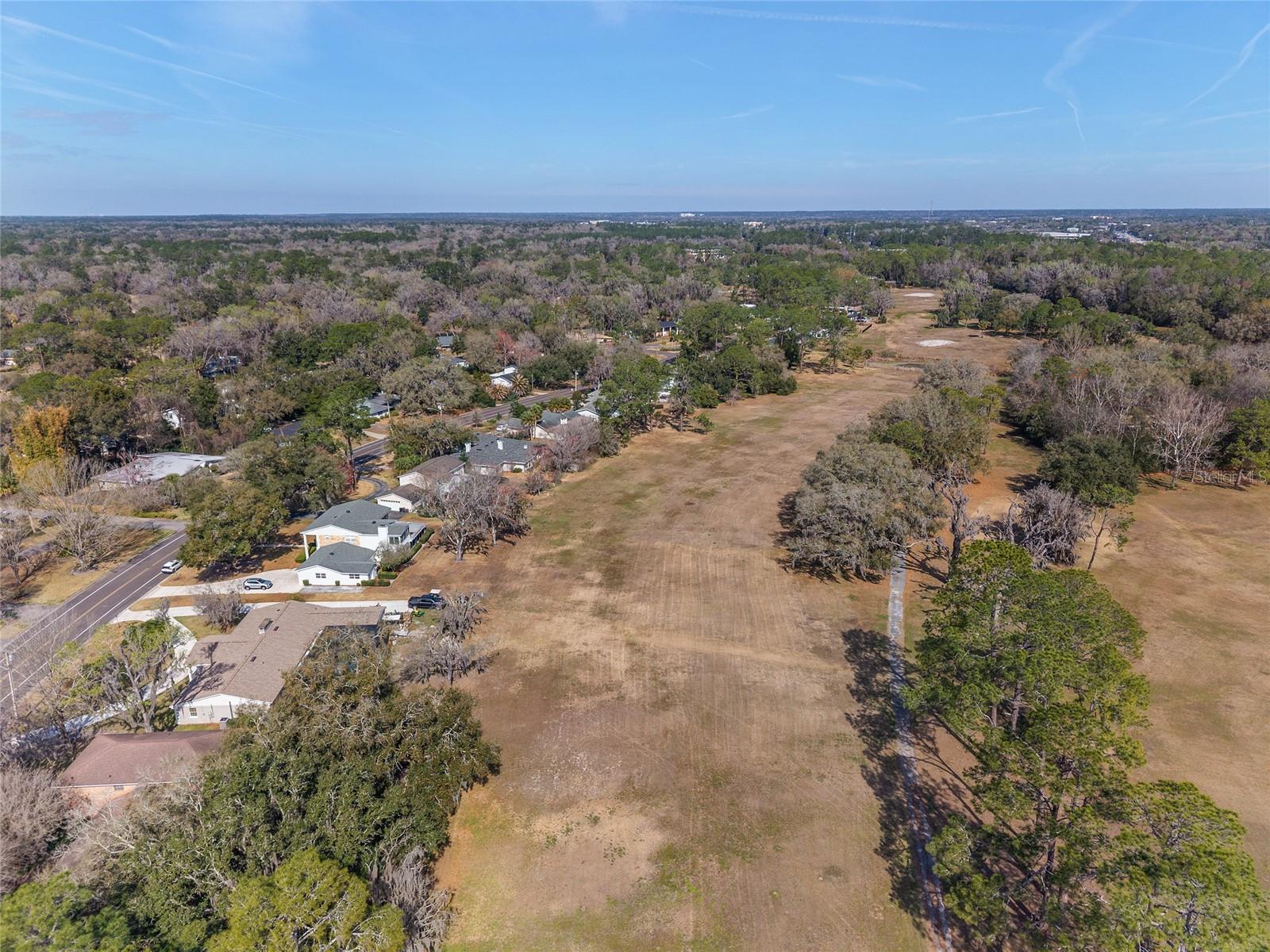 COUNTRY CLUB ESTATE MCINTOSH GRT - Residential