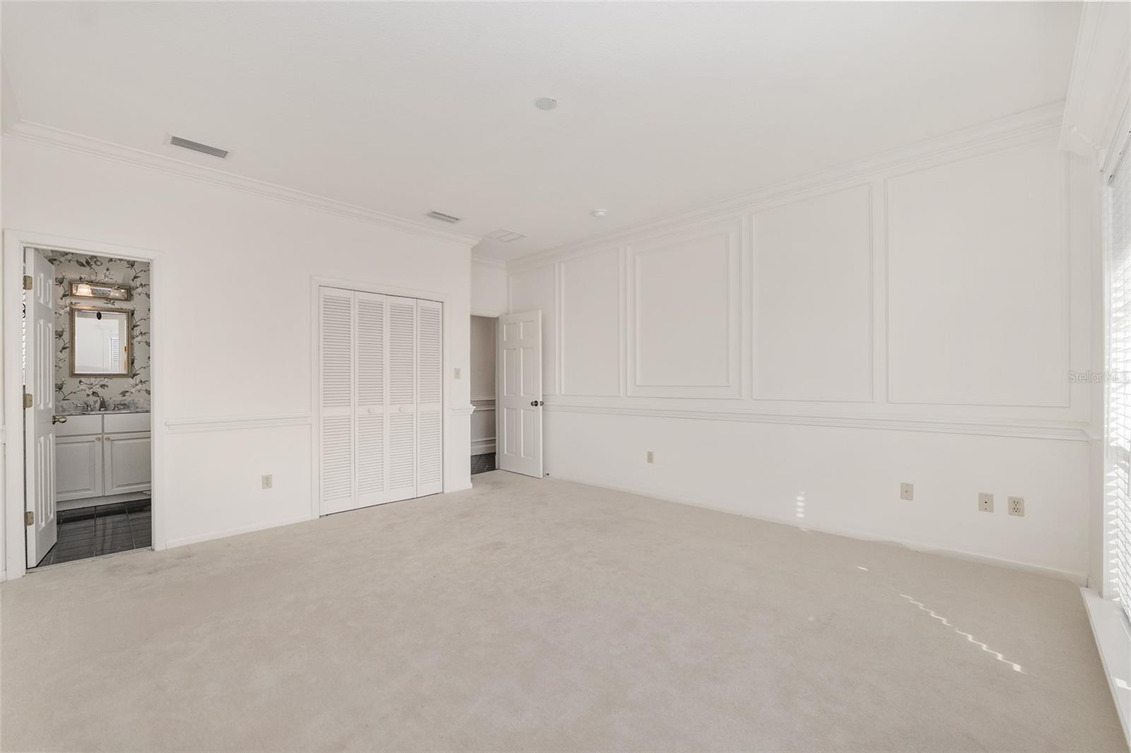 COUNTRY CLUB ESTATE MCINTOSH GRT - Residential