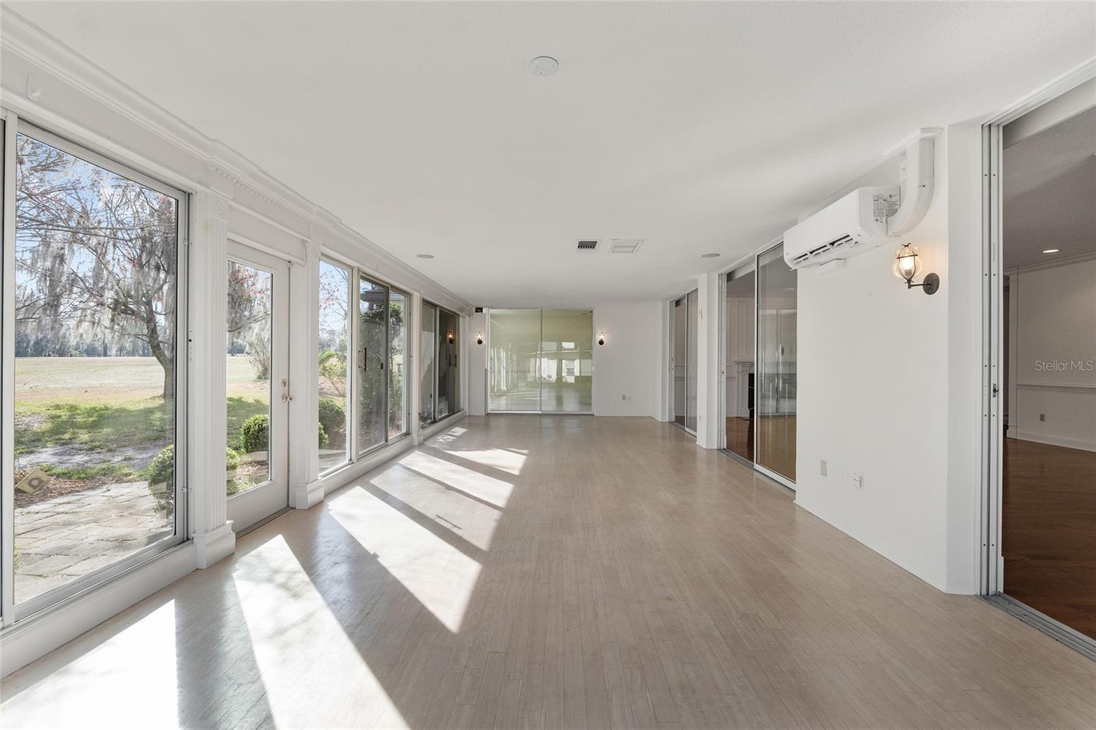 COUNTRY CLUB ESTATE MCINTOSH GRT - Residential