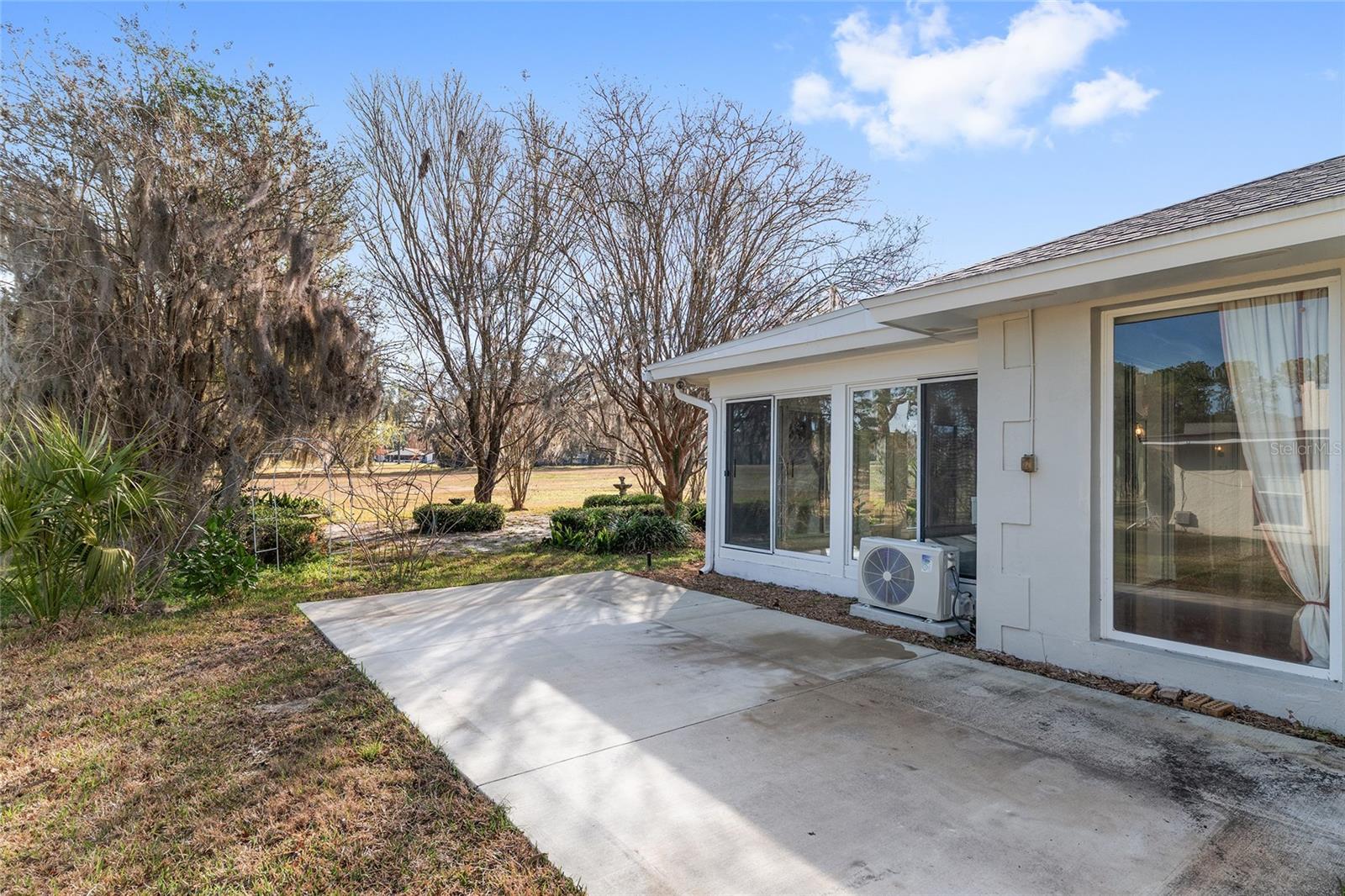 COUNTRY CLUB ESTATE MCINTOSH GRT - Residential