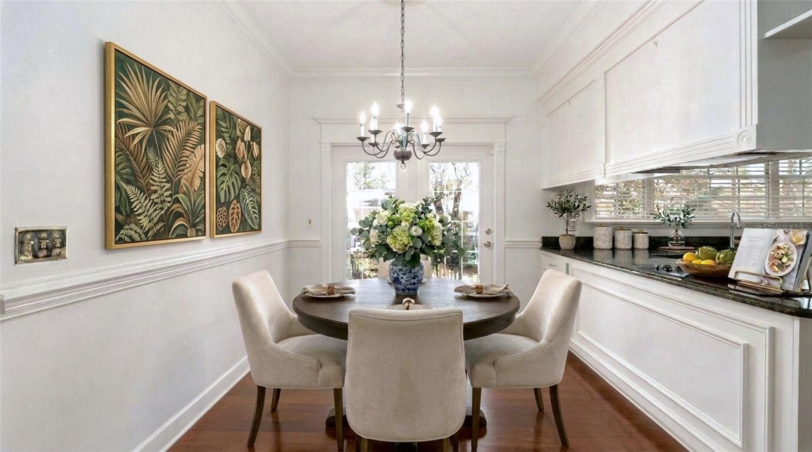 COUNTRY CLUB ESTATE MCINTOSH GRT - Residential