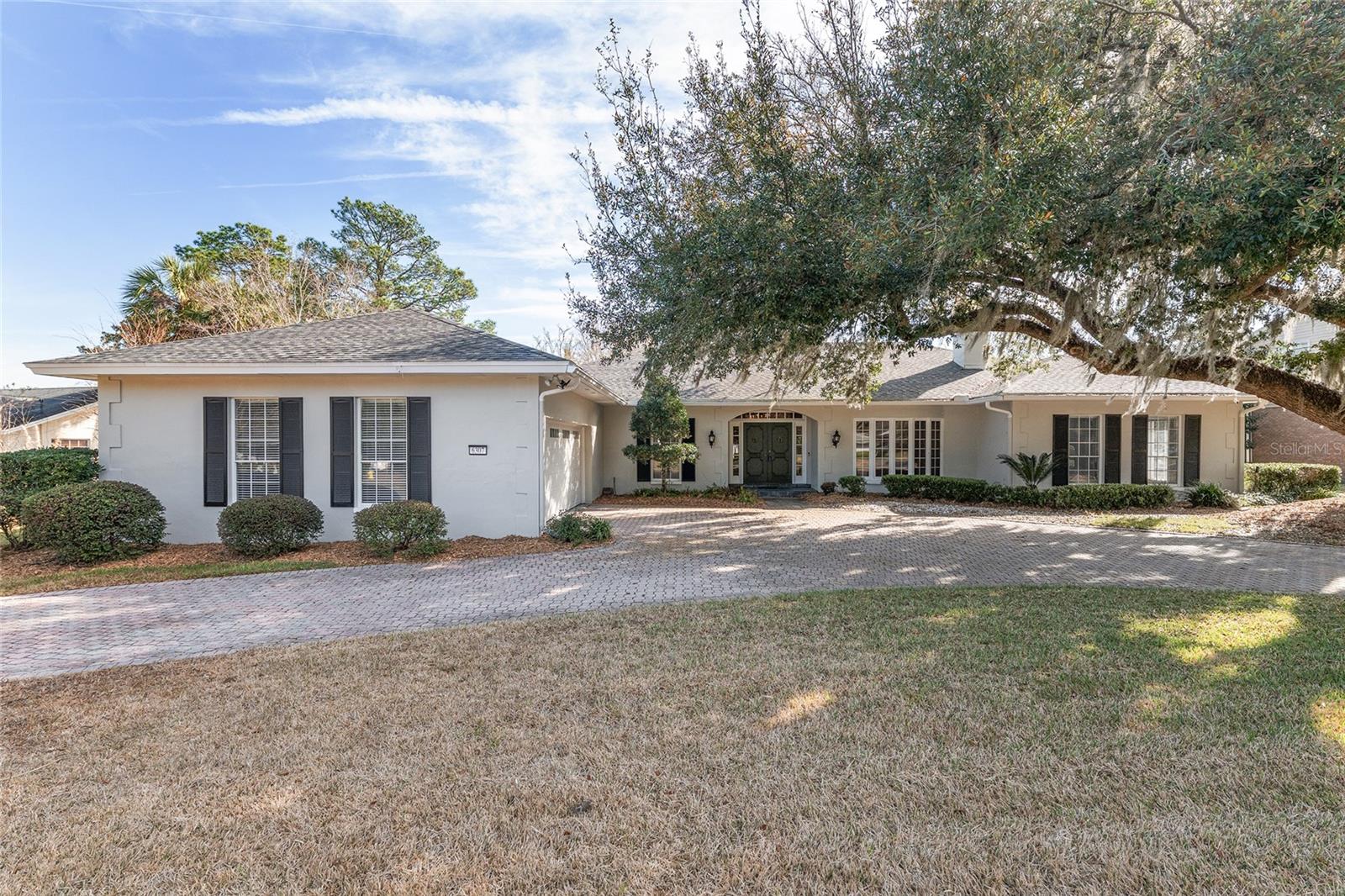 COUNTRY CLUB ESTATE MCINTOSH GRT - Residential