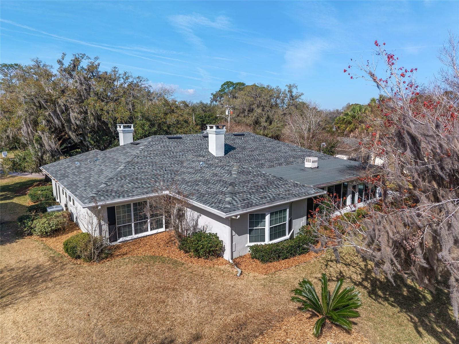 COUNTRY CLUB ESTATE MCINTOSH GRT - Residential