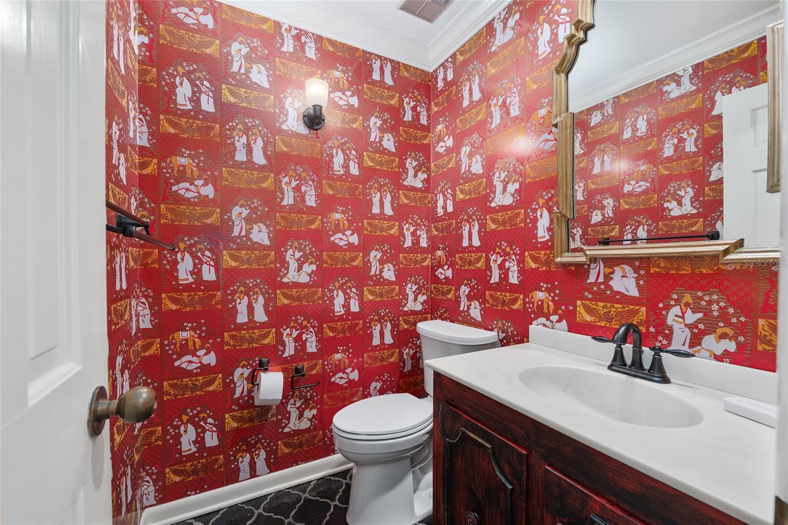 COUNTRY CLUB ESTATE MCINTOSH GRT - Residential