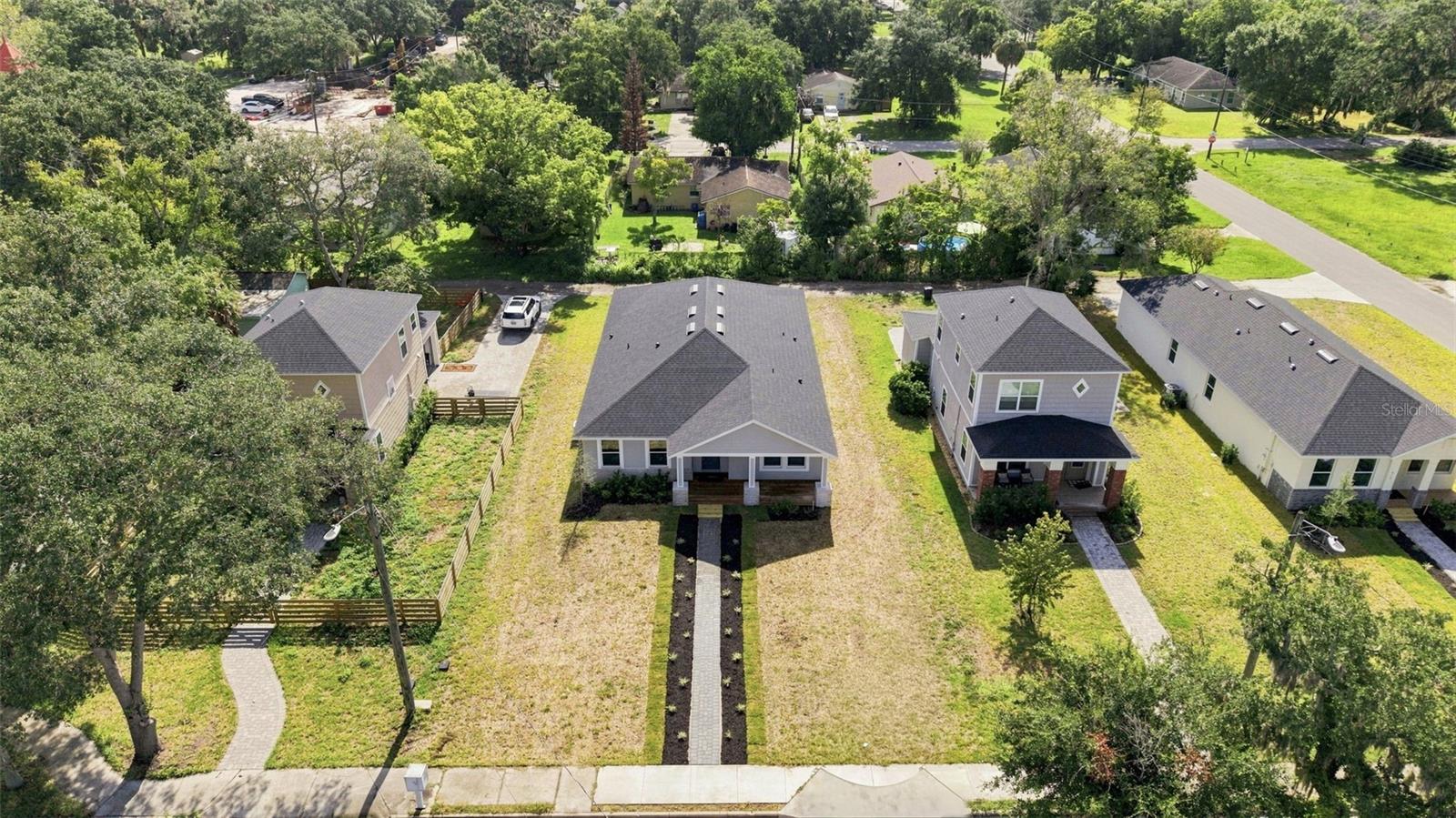 809 S LOCUST AVENUE