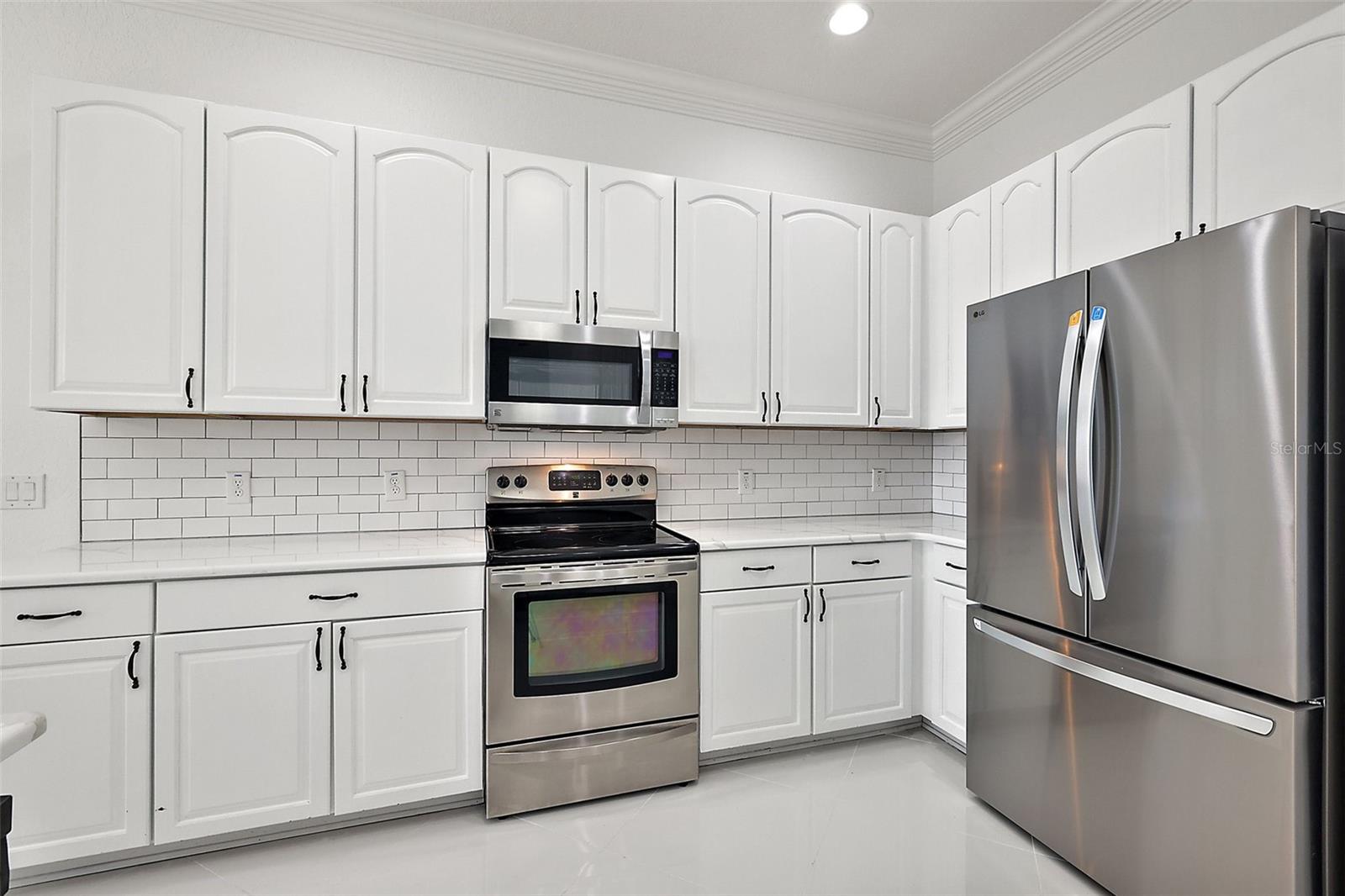 LAKESIDE LANDINGS - Residential