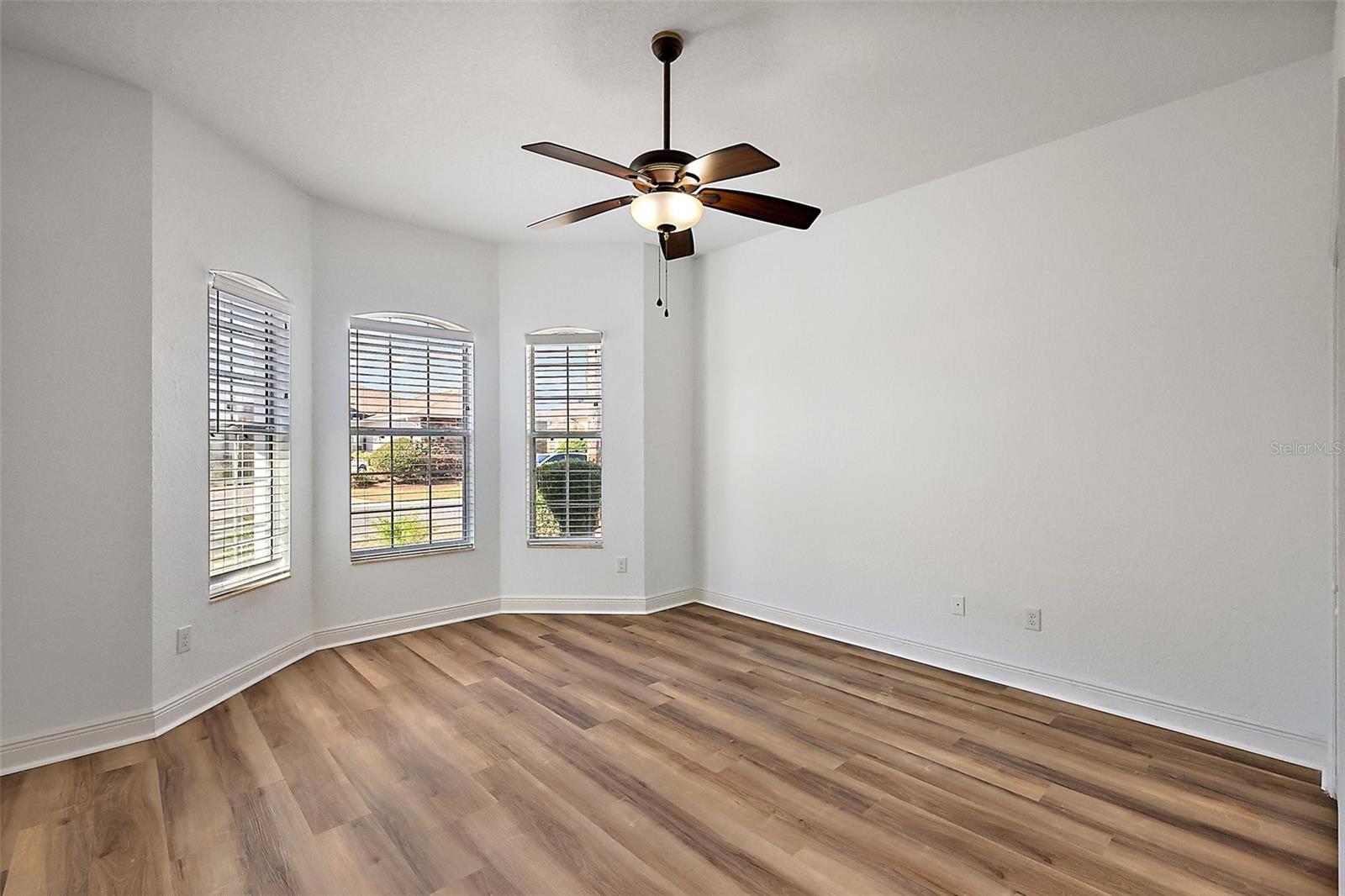 LAKESIDE LANDINGS - Residential